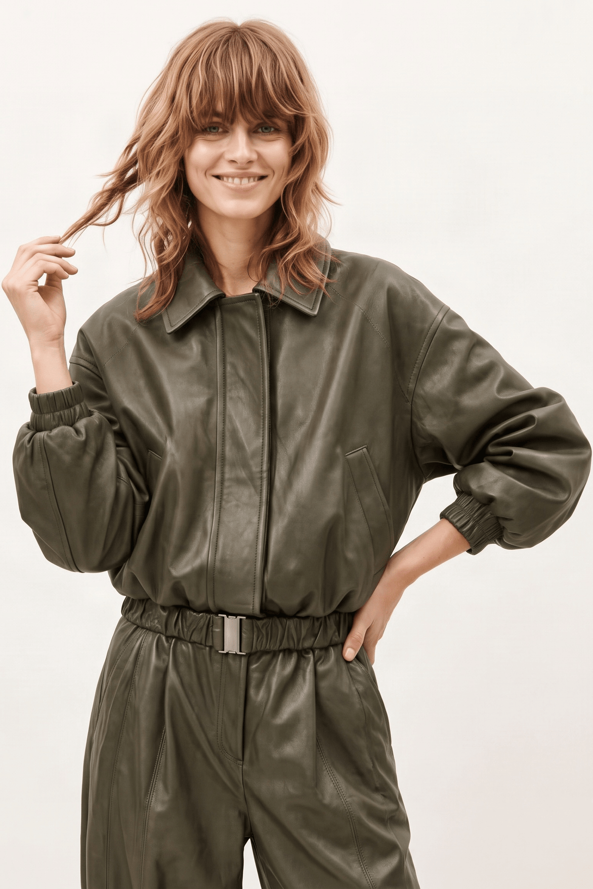 Chaqueta Bomber Drapeada Verde Militar en Similpiel – Lolitas&L - lolitasyl.com