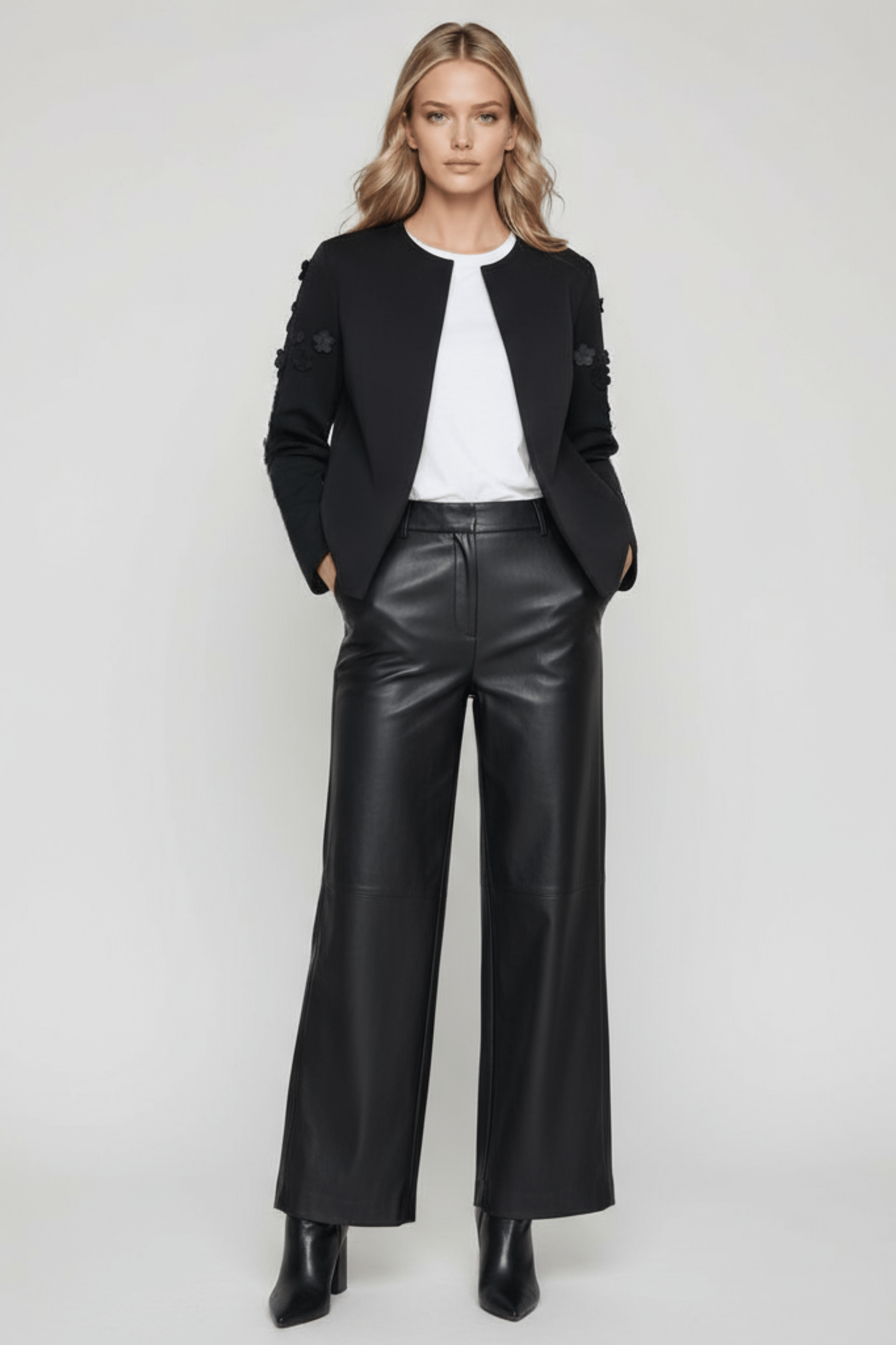 Chaqueta gris antracita duplo con aplicaciones en mangas Lolitas&L - lolitasyl.com