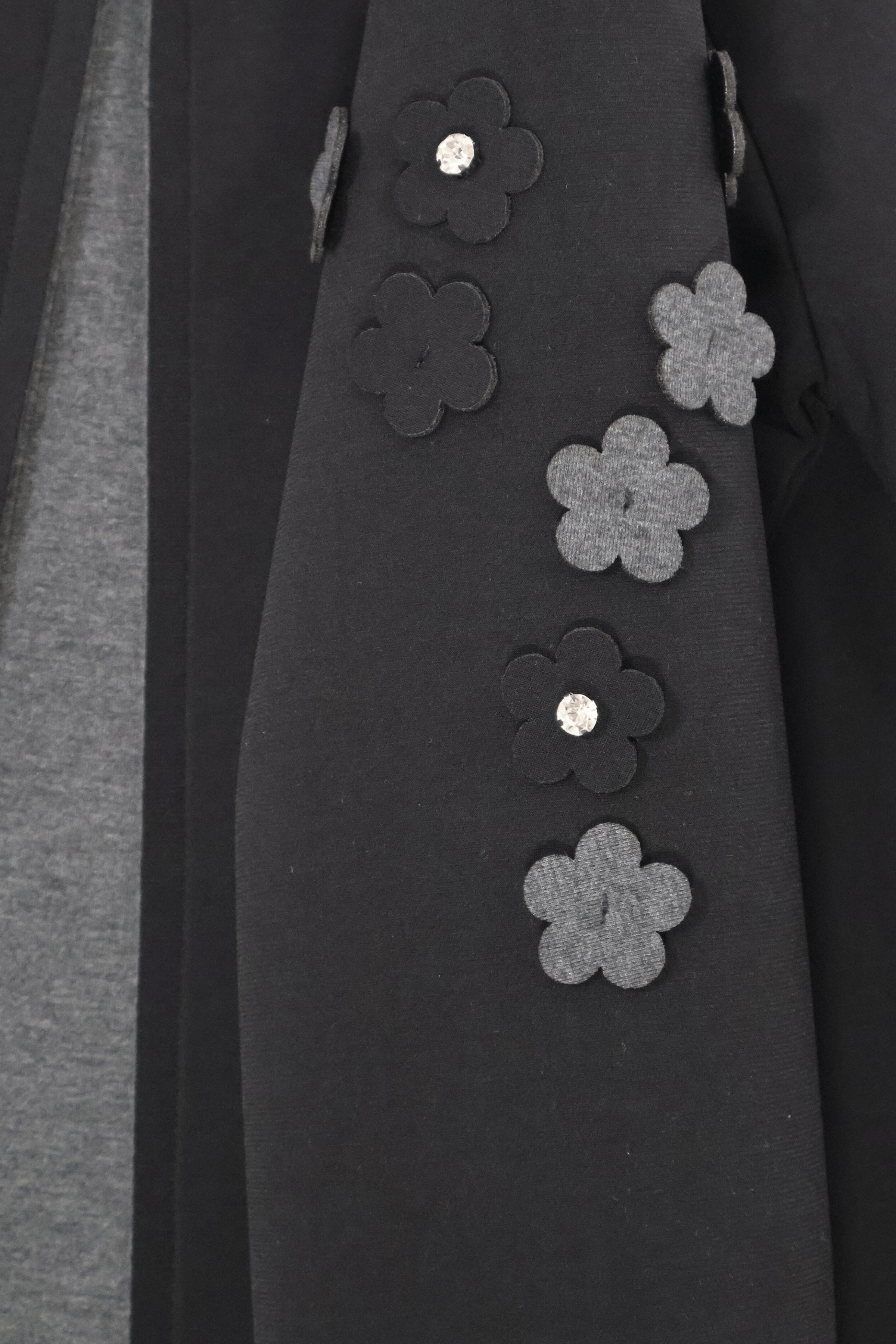 Chaqueta gris antracita duplo con aplicaciones en mangas Lolitas&L - lolitasyl.com