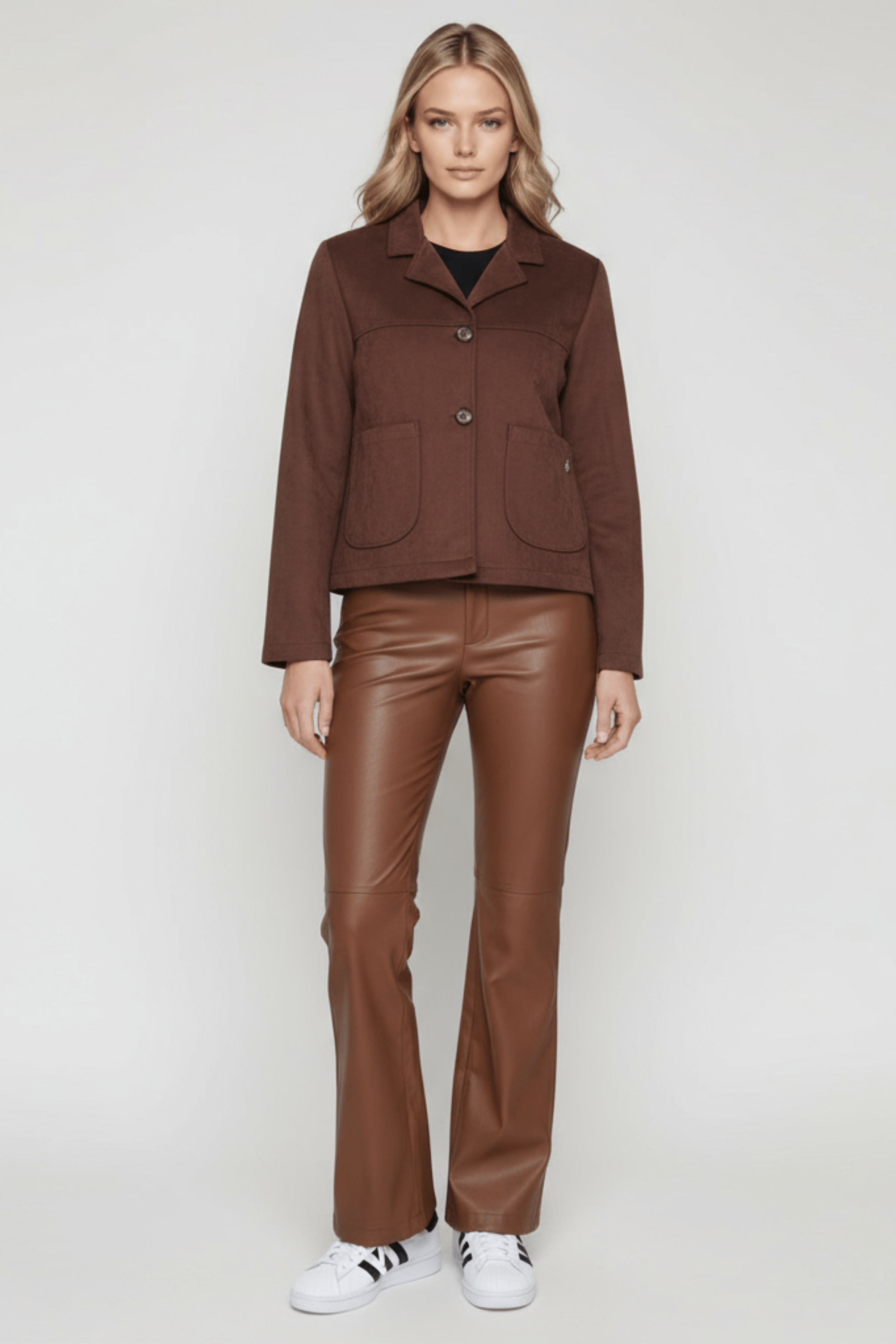 Chaqueta marron corta antelina con automaticos Lolitas&L - lolitasyl.com