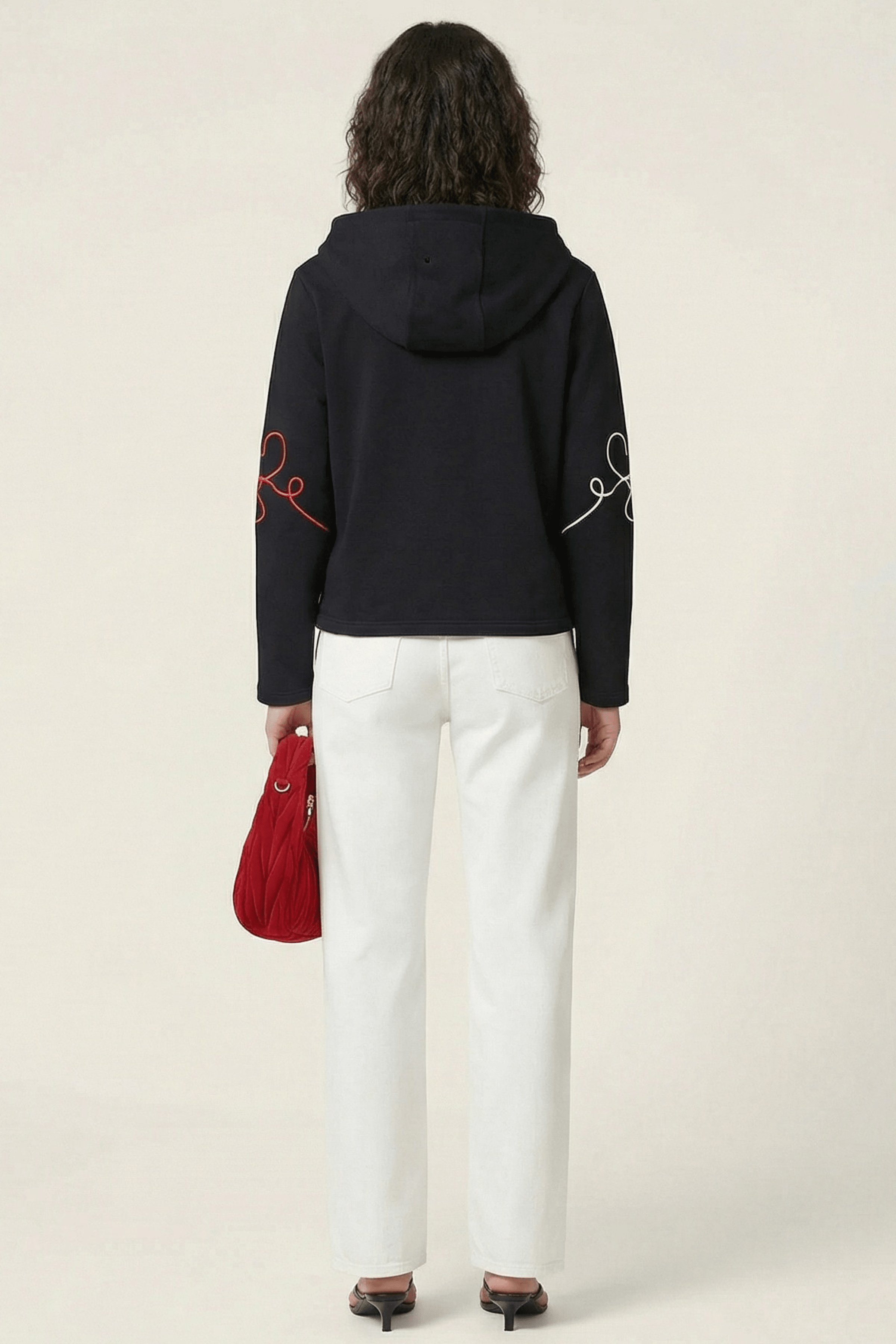 Chaqueta negra bordado flor con cremallera y capucha Lolitas&L - lolitasyl.com