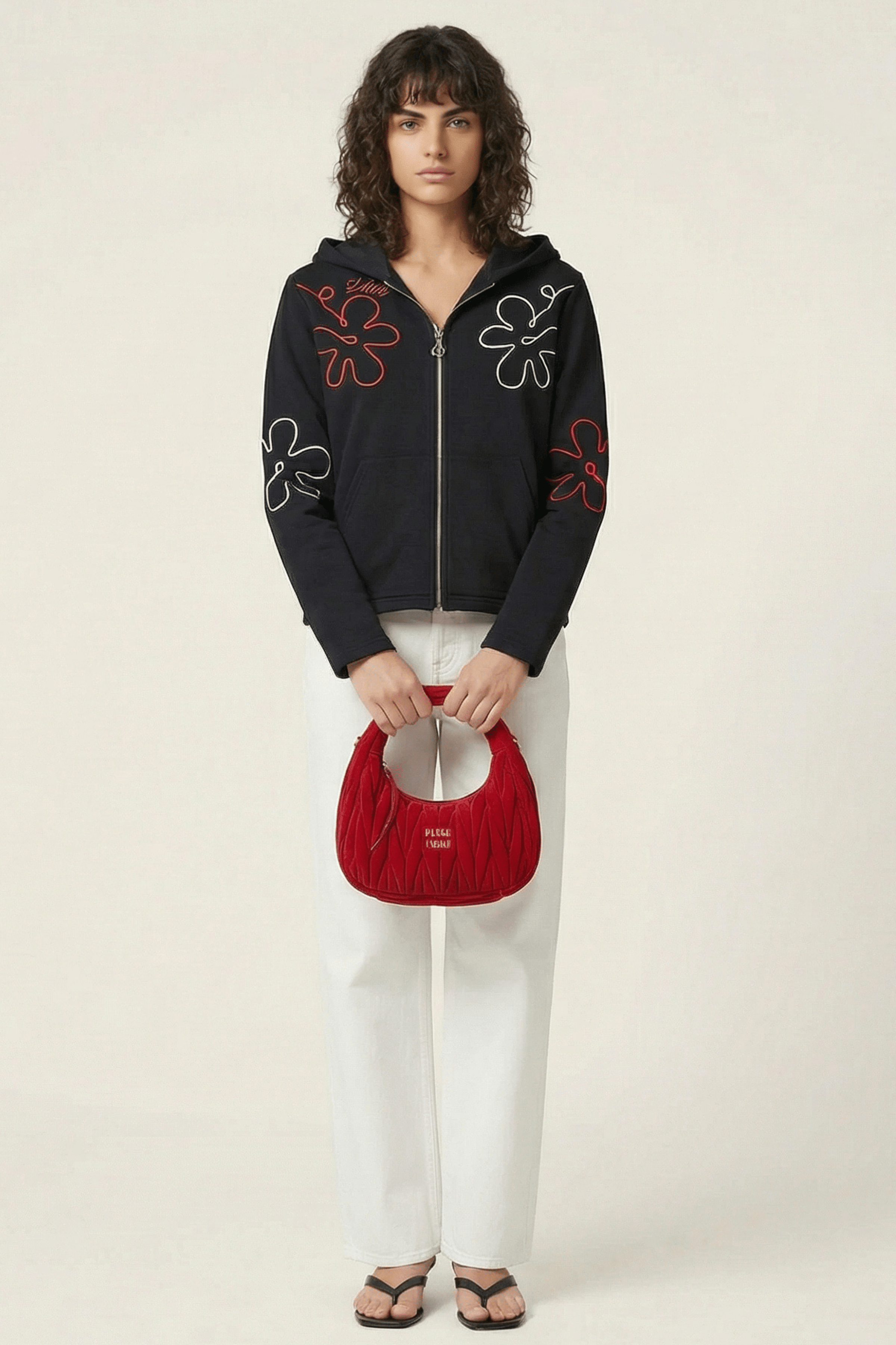 Chaqueta negra bordado flor con cremallera y capucha Lolitas&L - lolitasyl.com