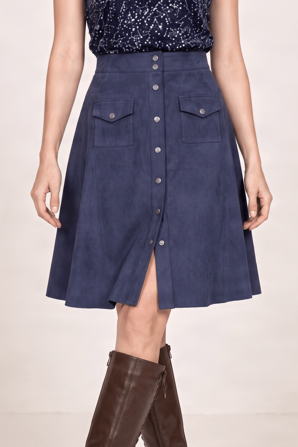 Falda azul oscuro antelina con automaticos Lolitas&L - lolitasyl.com