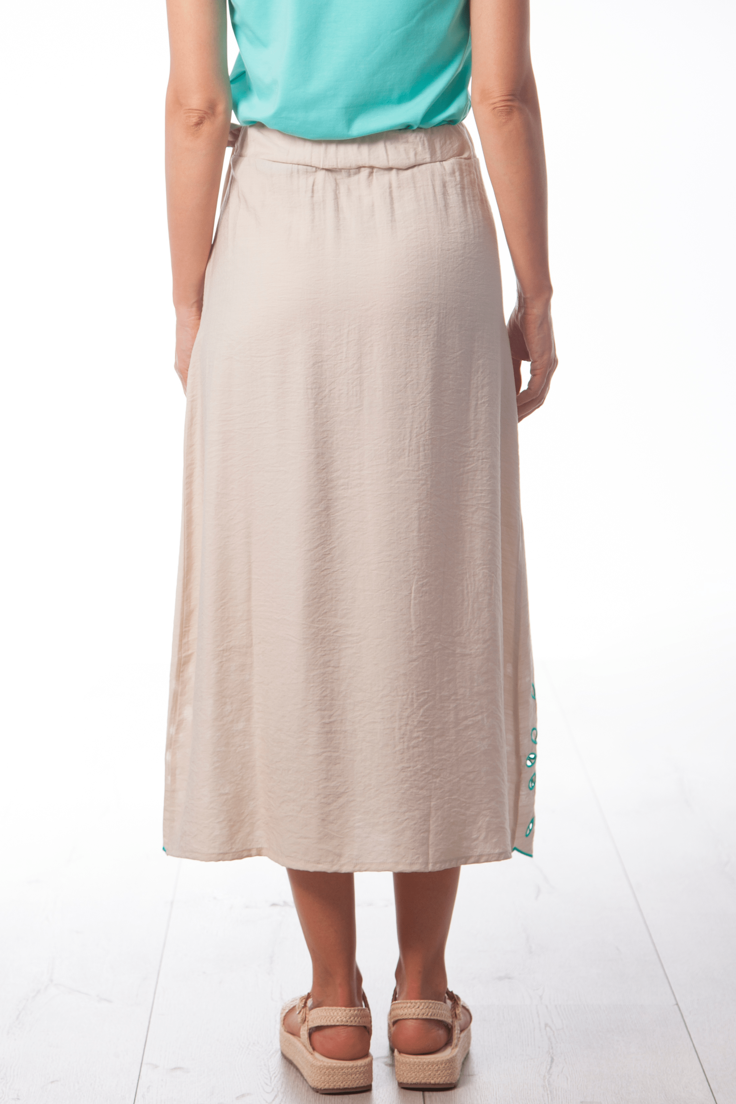 Falda beige larga con bordado en contraste Lolitas&L - lolitasyl.com