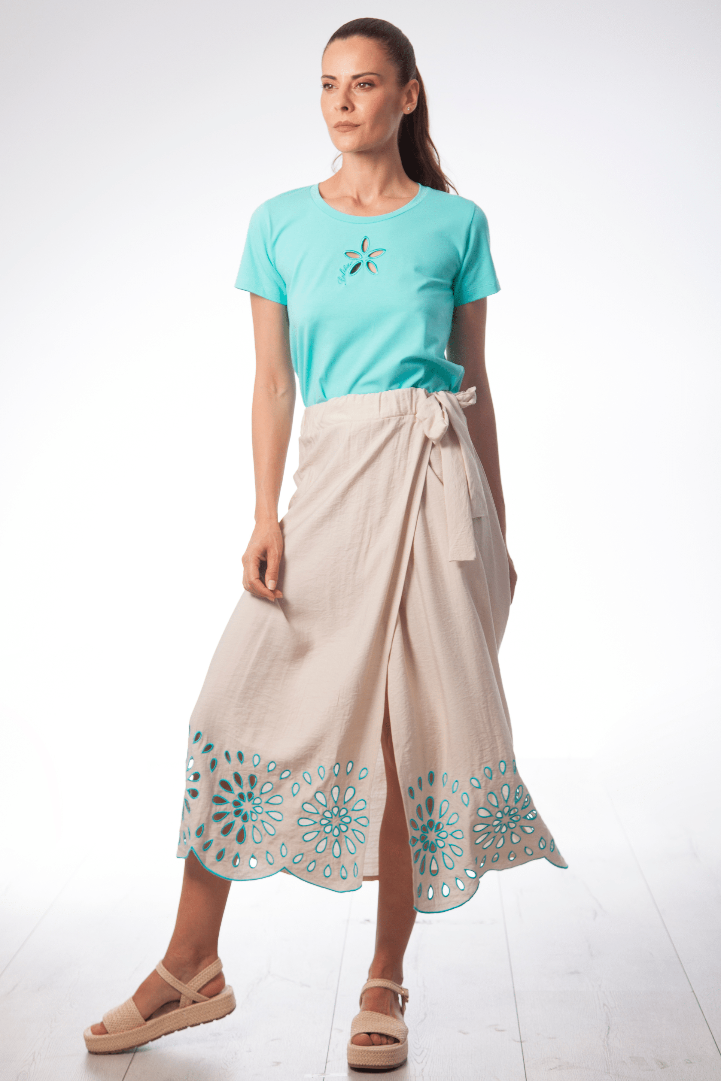 Falda beige larga con bordado en contraste Lolitas&L - lolitasyl.com