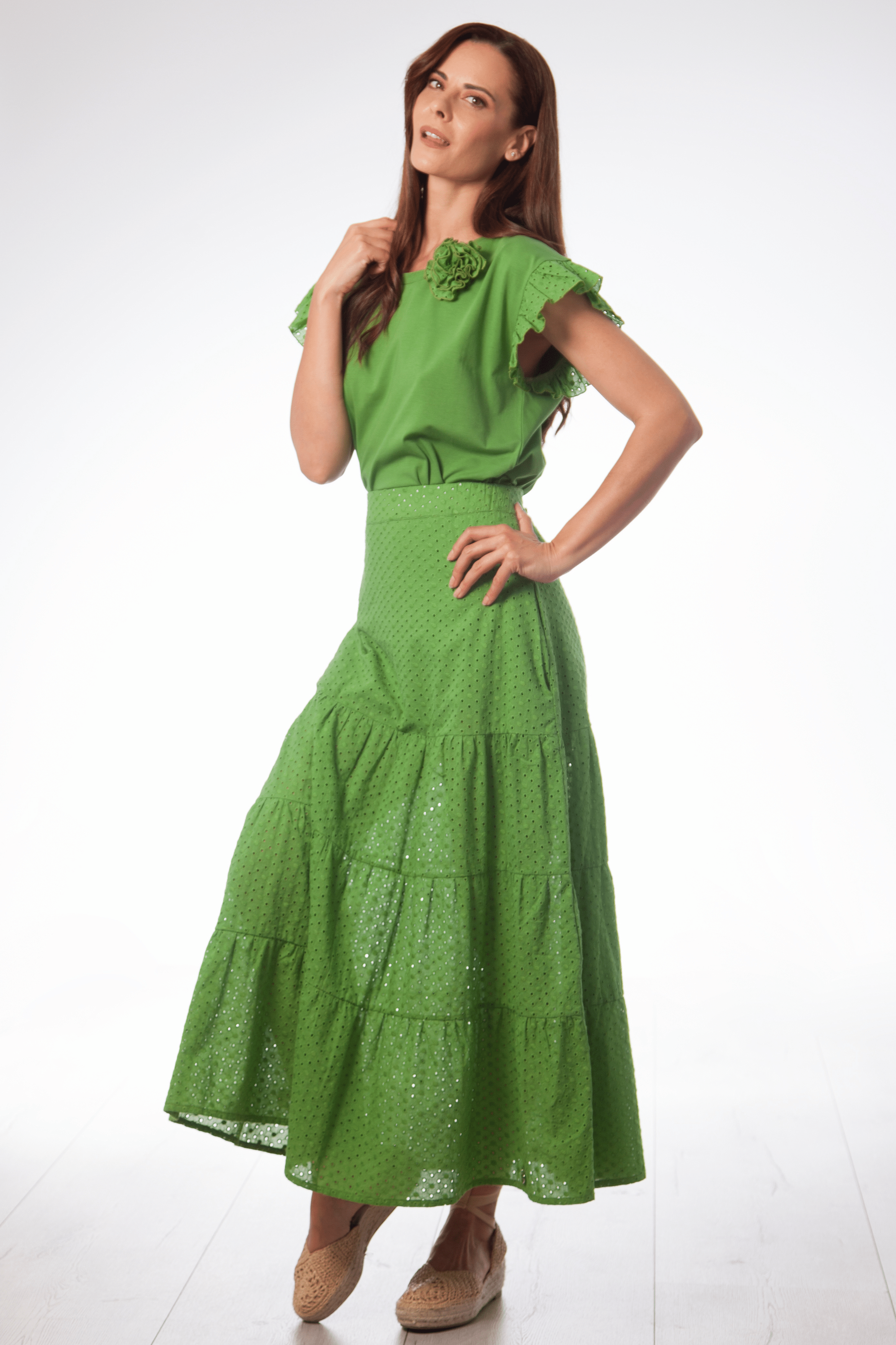 Falda larga verde en bordado ingles con cortes Lolitas&L - lolitasyl.com