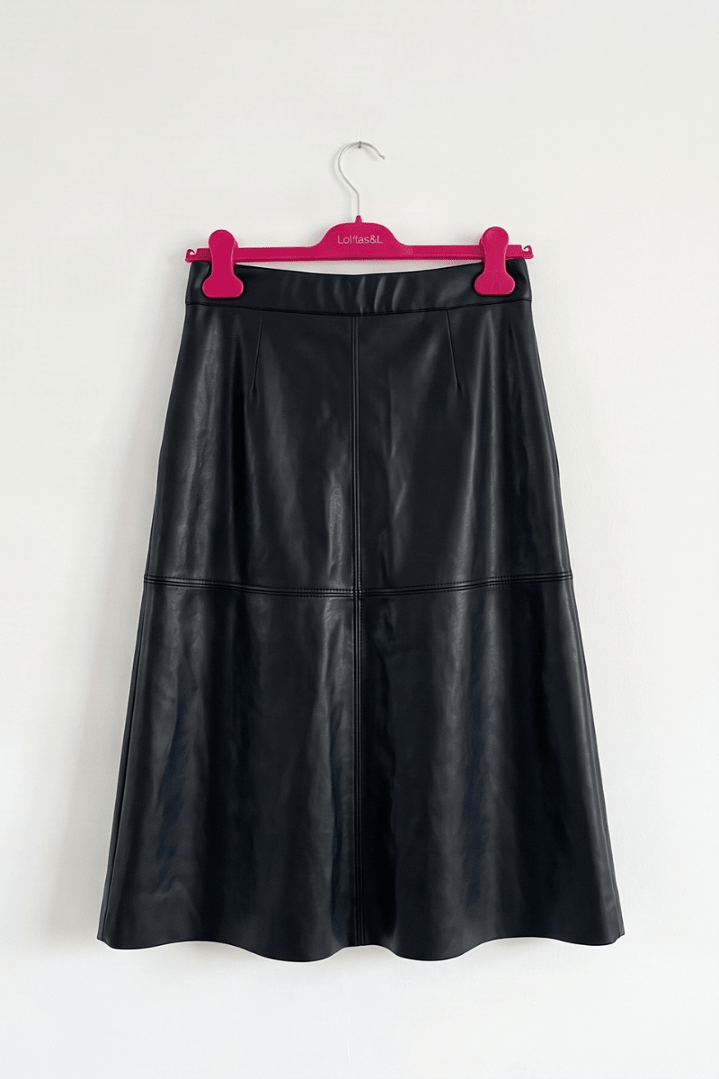 Falda Midi de Polipiel Negra Preloved - lolitasyl.com