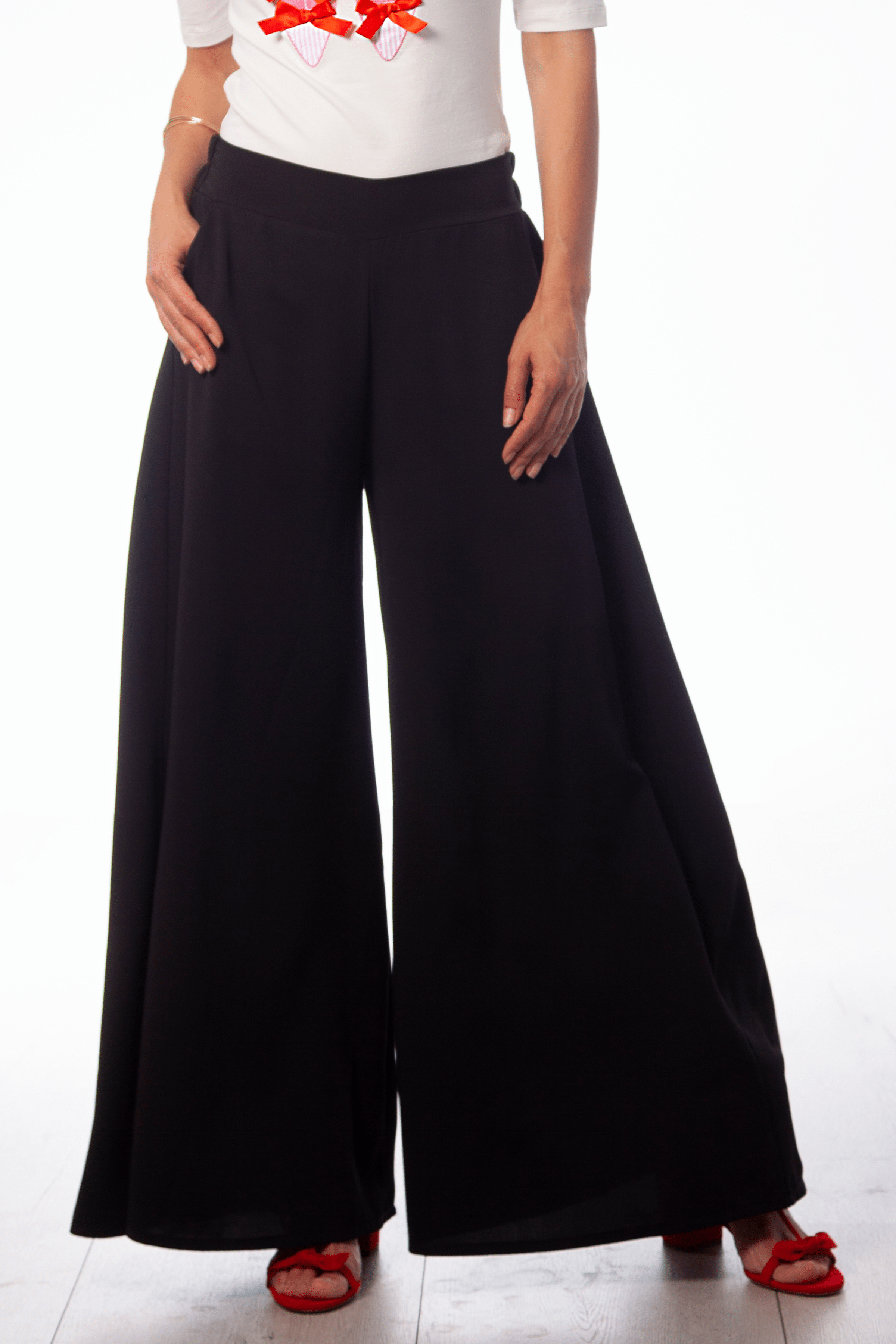 Falda pantalon negra con goma Lolitas&L - lolitasyl.com