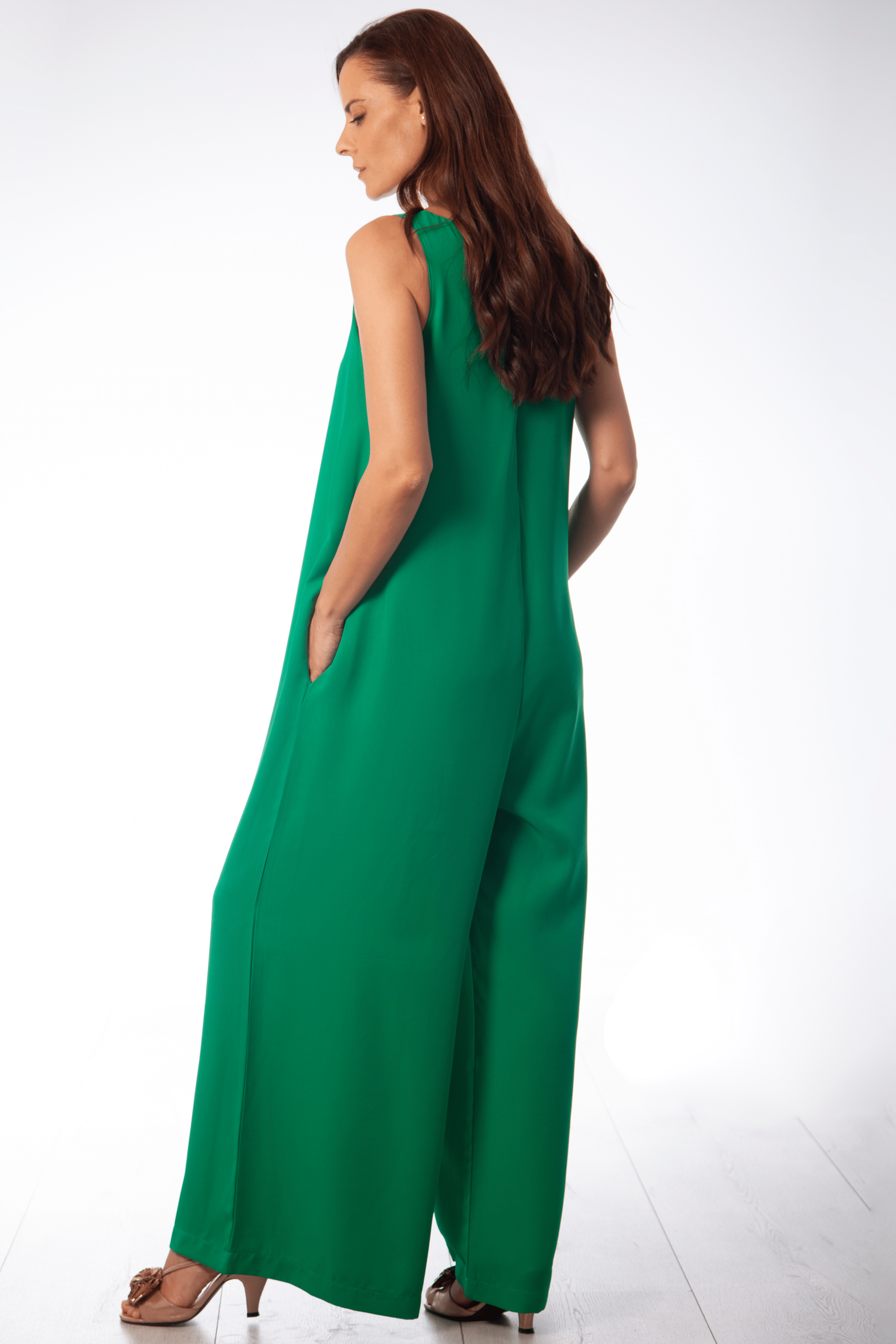 Jumpsuite verde hierba amplio con tirantes Lolitas&L - lolitasyl.com