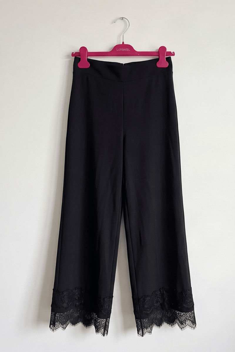 Pantalón Ancho Negro con Remate de Encaje Preloved - lolitasyl.com