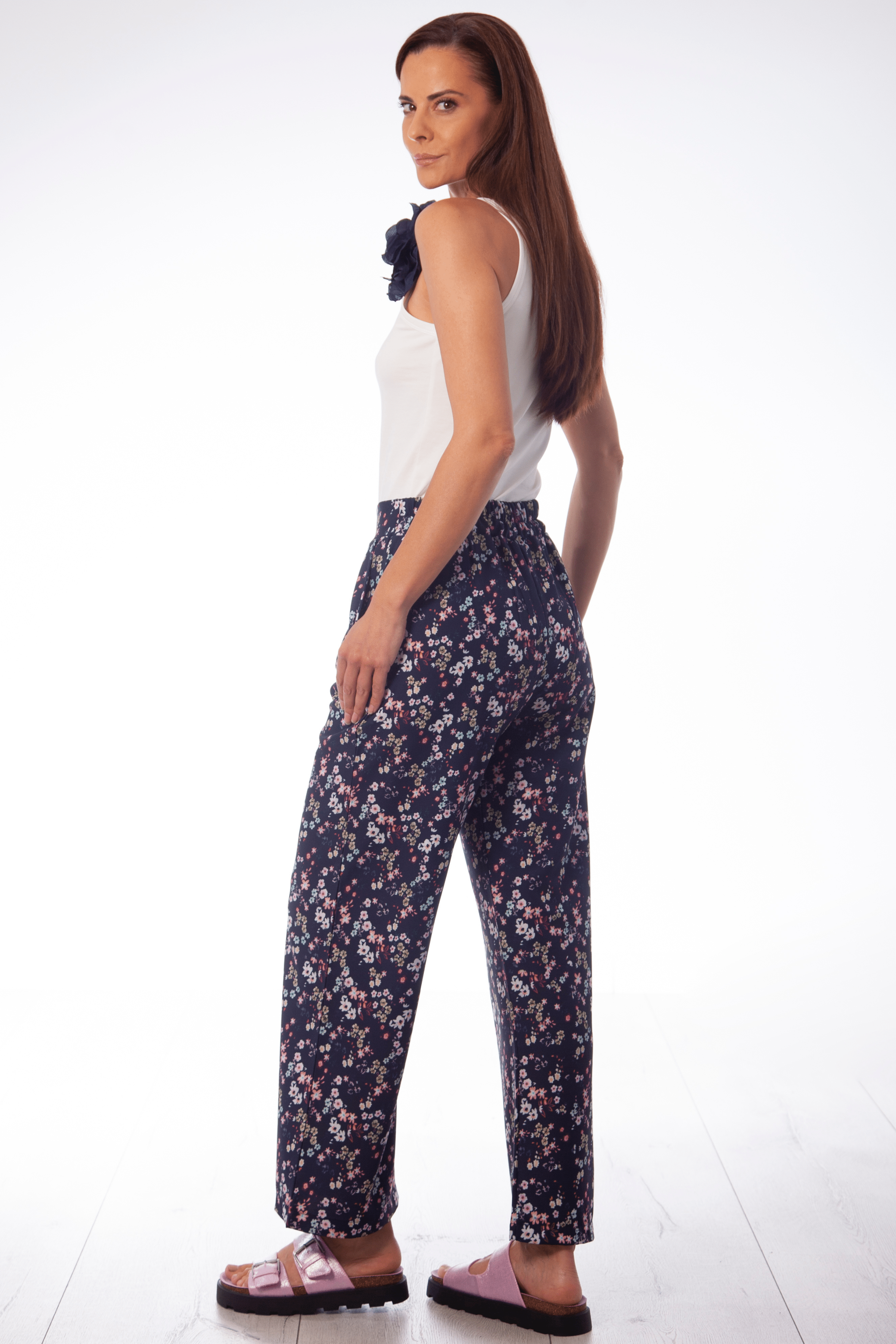 Pantalon azul estampado floral con goma Lolitas&L - lolitasyl.com