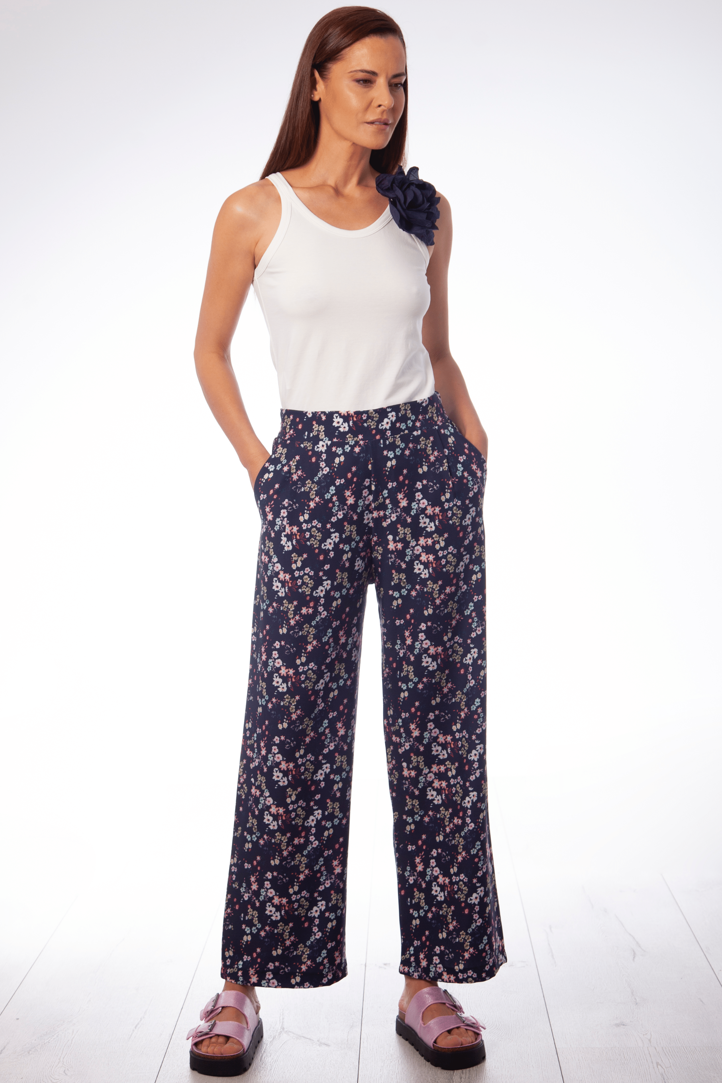Pantalon azul estampado floral con goma Lolitas&L - lolitasyl.com