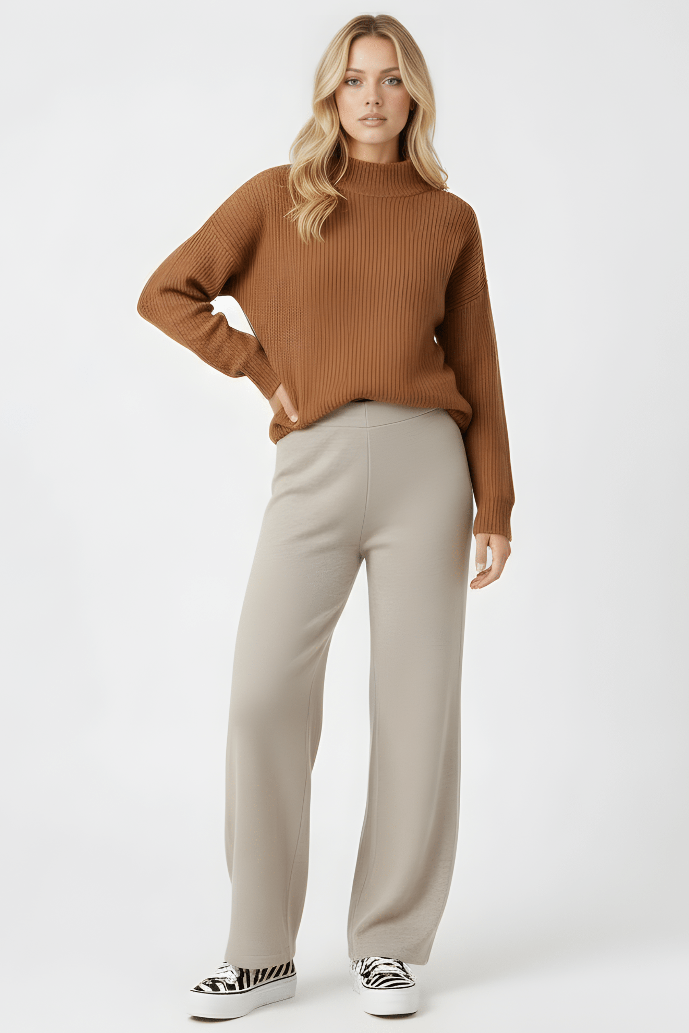 Pantalon beige de punto con goma Lolitas&L - lolitasyl.com