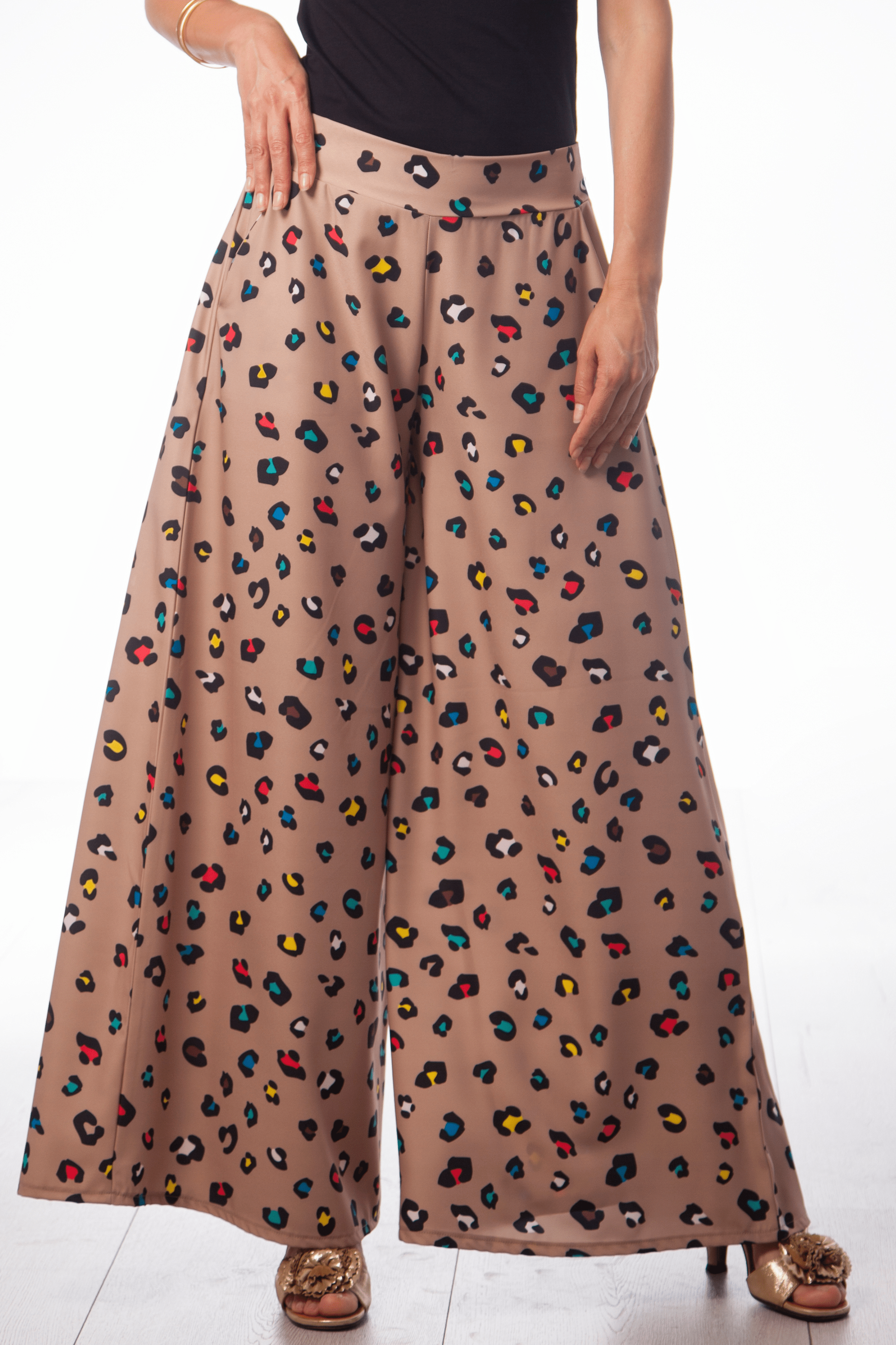 Pantalon estampado animal print beige de pierna ancha Lolitas&L - lolitasyl.com