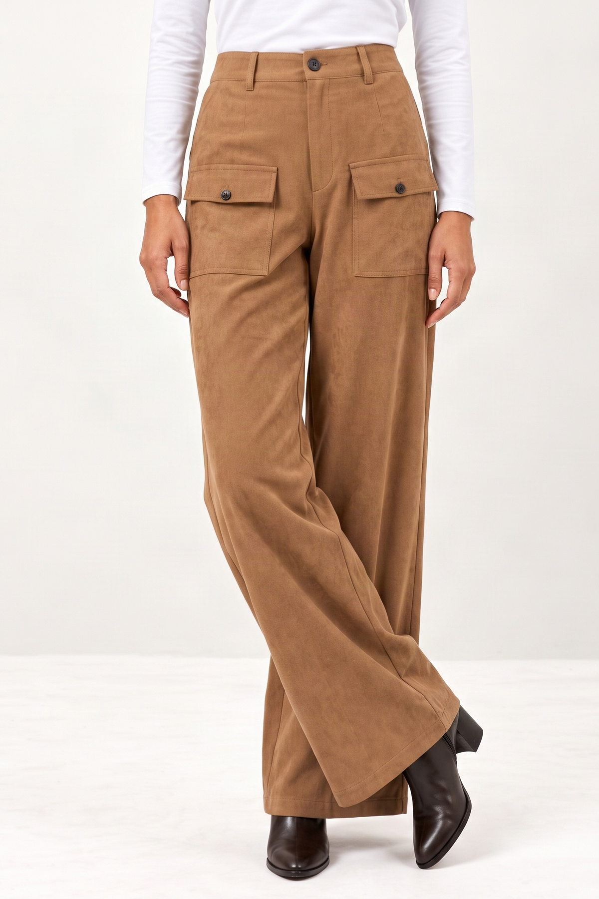 Pantalón Fluido Caramelo en Símil Suede con Bolsillos Cosidos – Lolitas&L