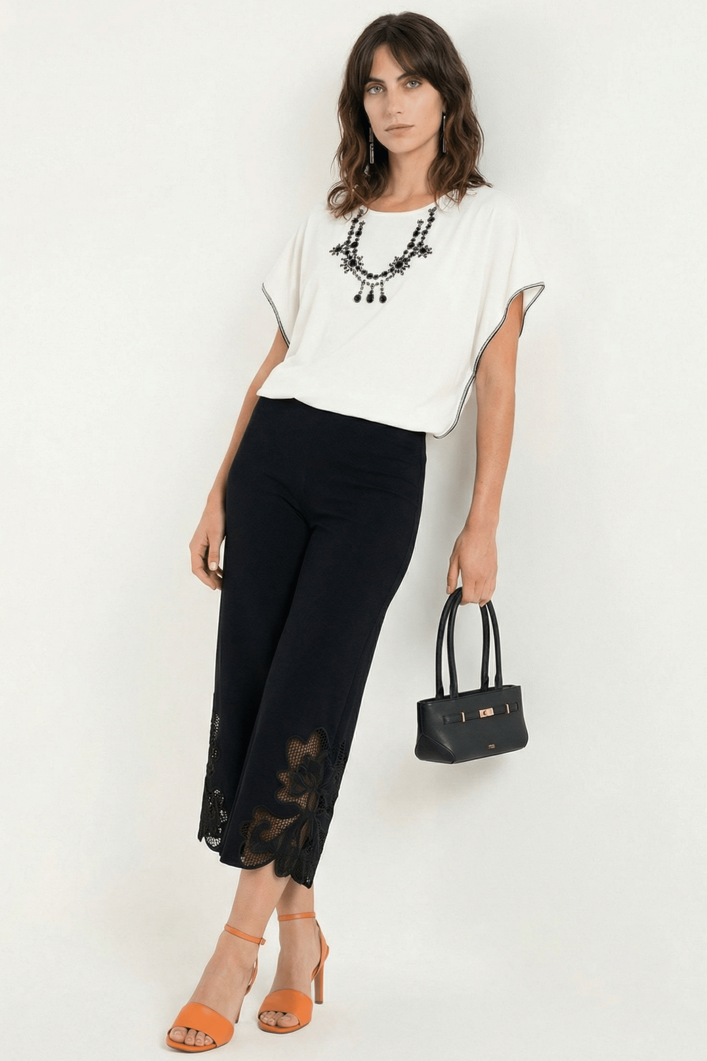 Pantalon negro bordado lateral rejilla LolitasyL - lolitasyl.com