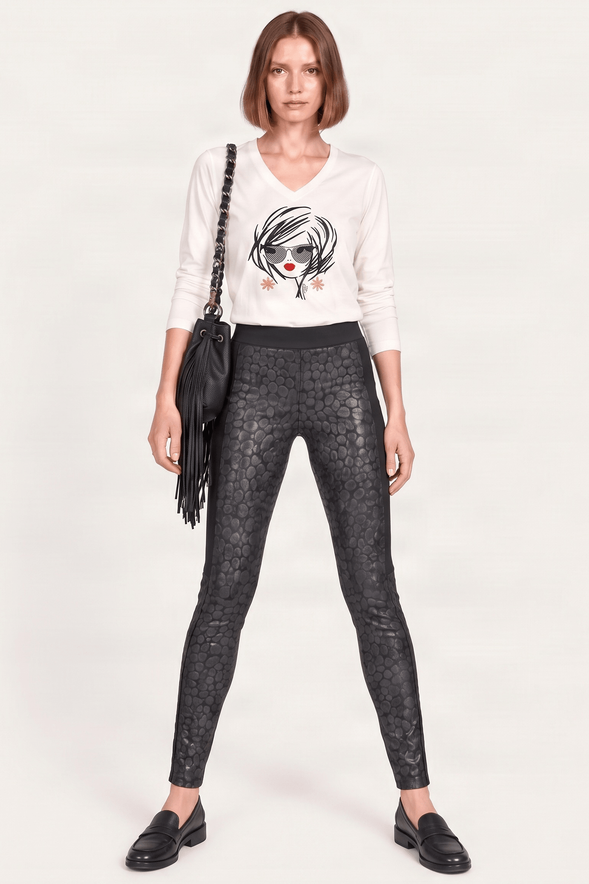 Pantalon negro polipiel animal print ajustado Lolitas&L - lolitasyl.com