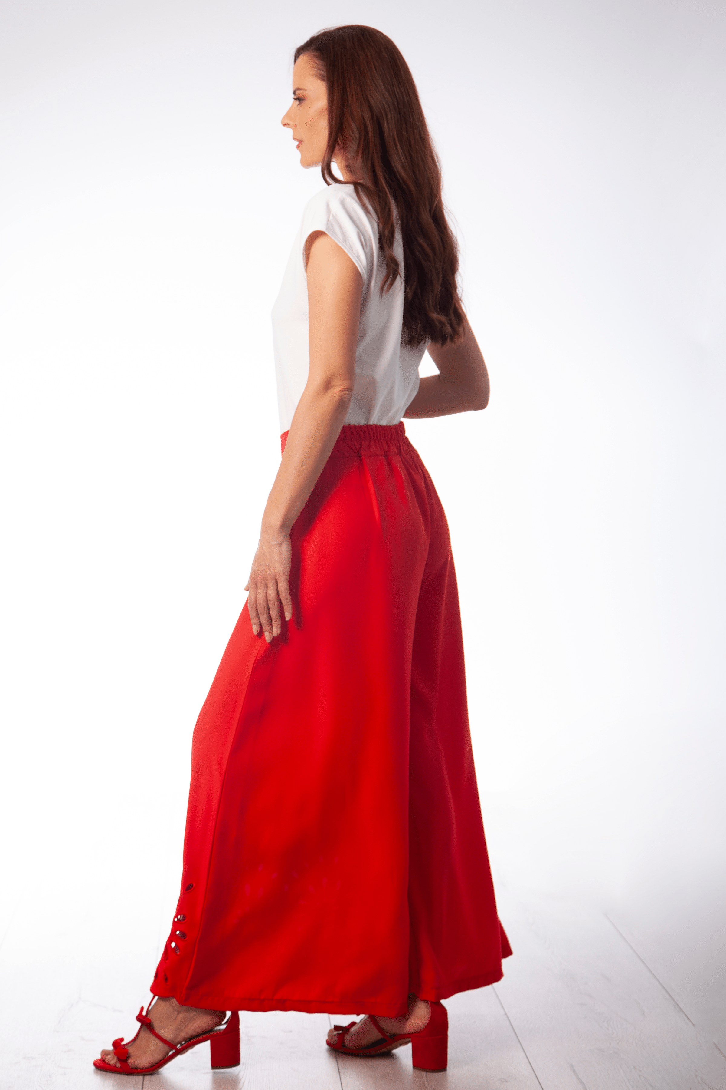 Pantalon rojo campana con bordado calado Lolitas&L - lolitasyl.com