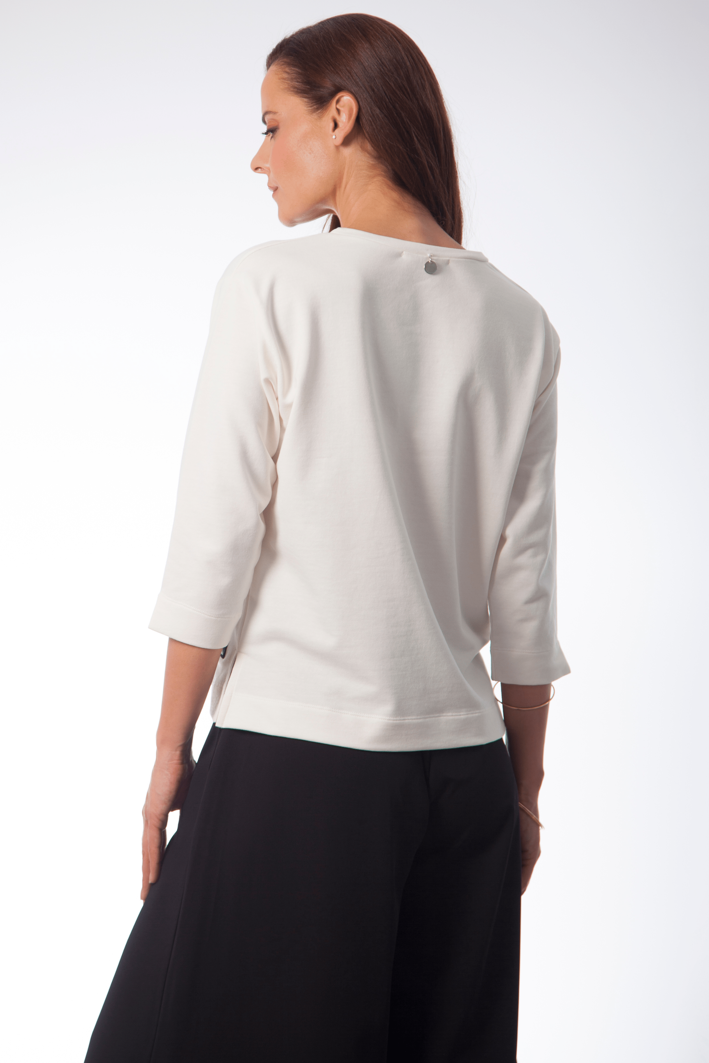 Sudadera blanca con bolso bordado y cadena Lolitas&L - lolitasyl.com