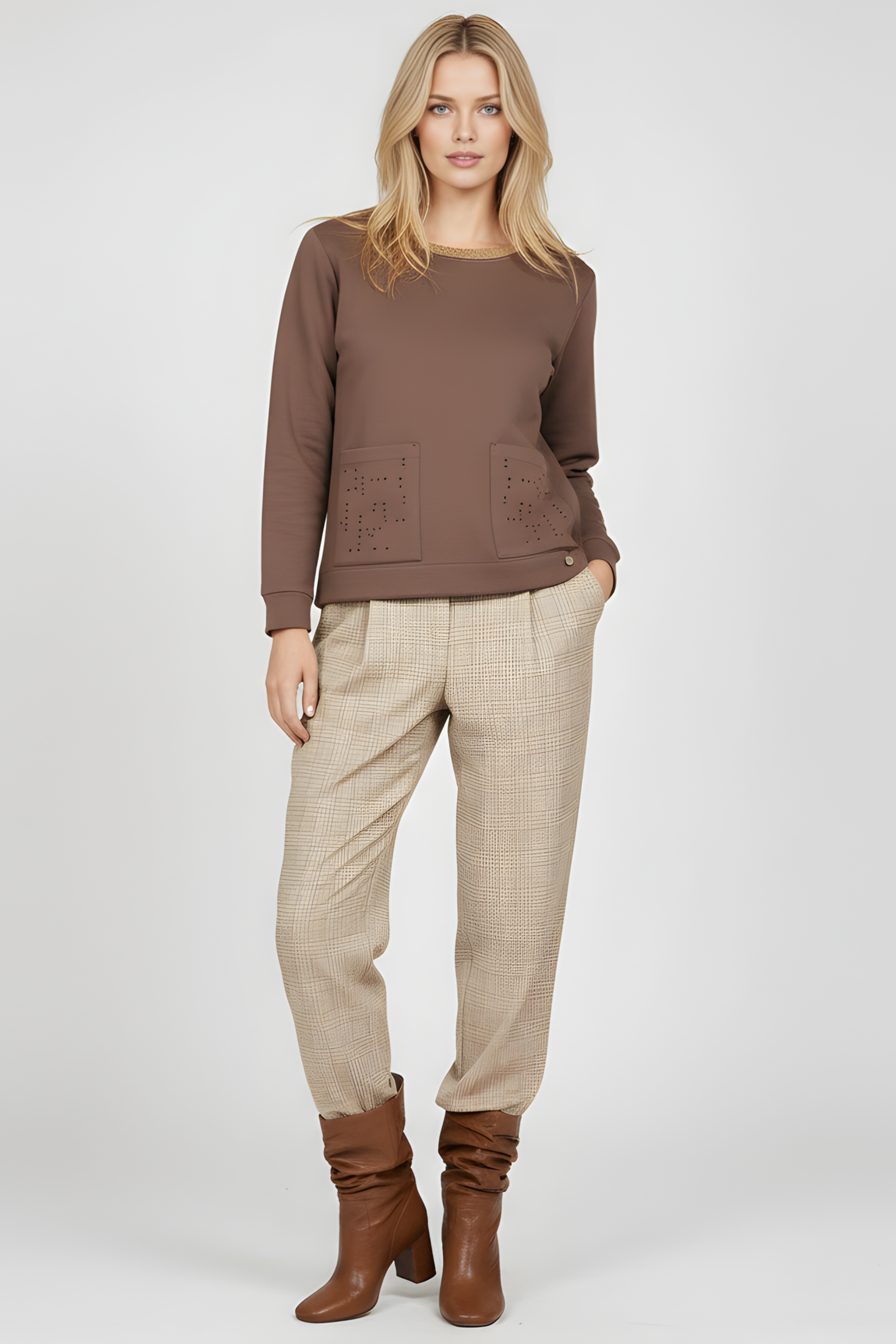 Sudadera marrón con bolsillos strass y cuello lourex Lolitas&L