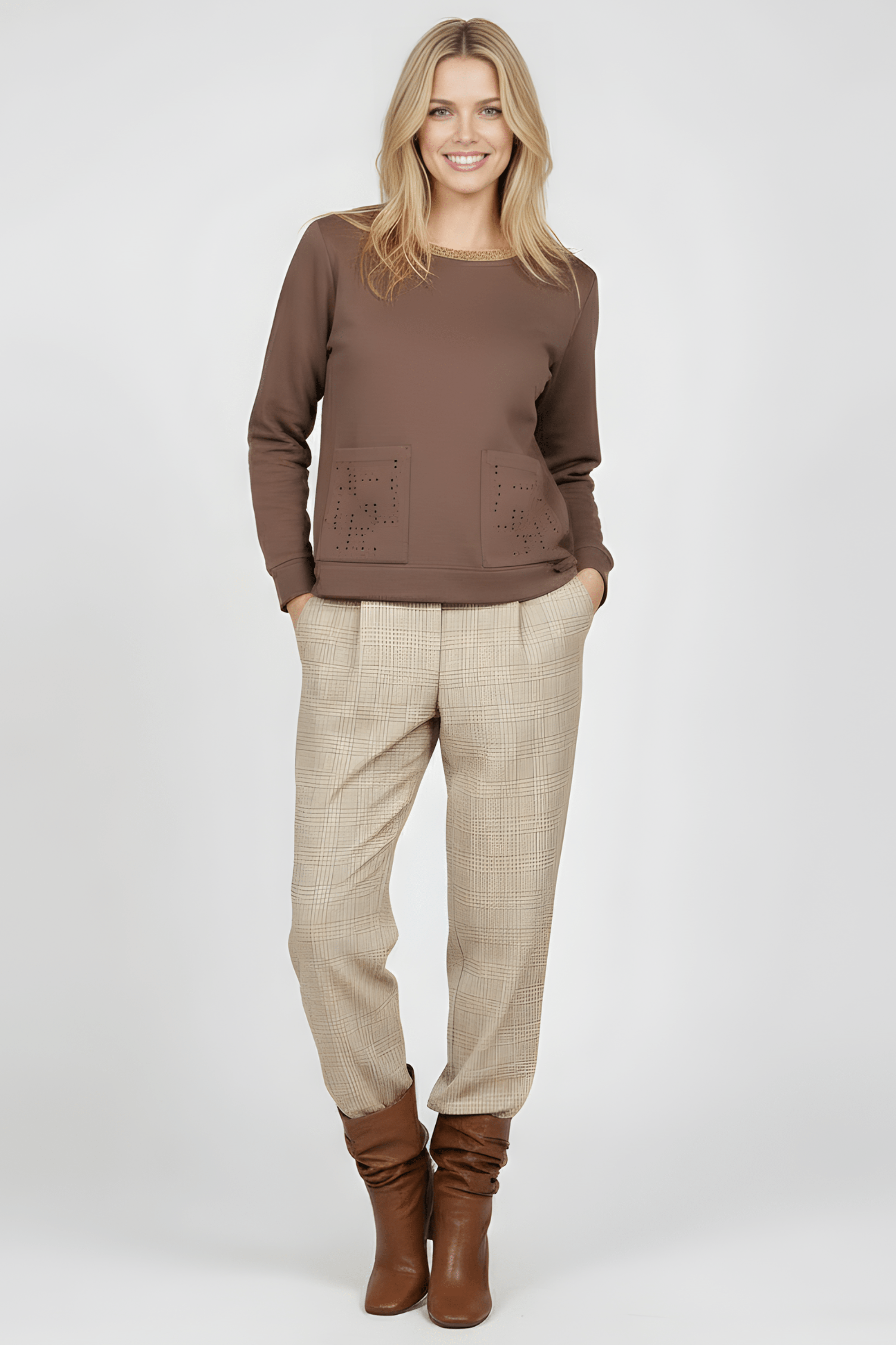 Sudadera marrón con bolsillos strass y cuello lourex Lolitas&L - lolitasyl.com