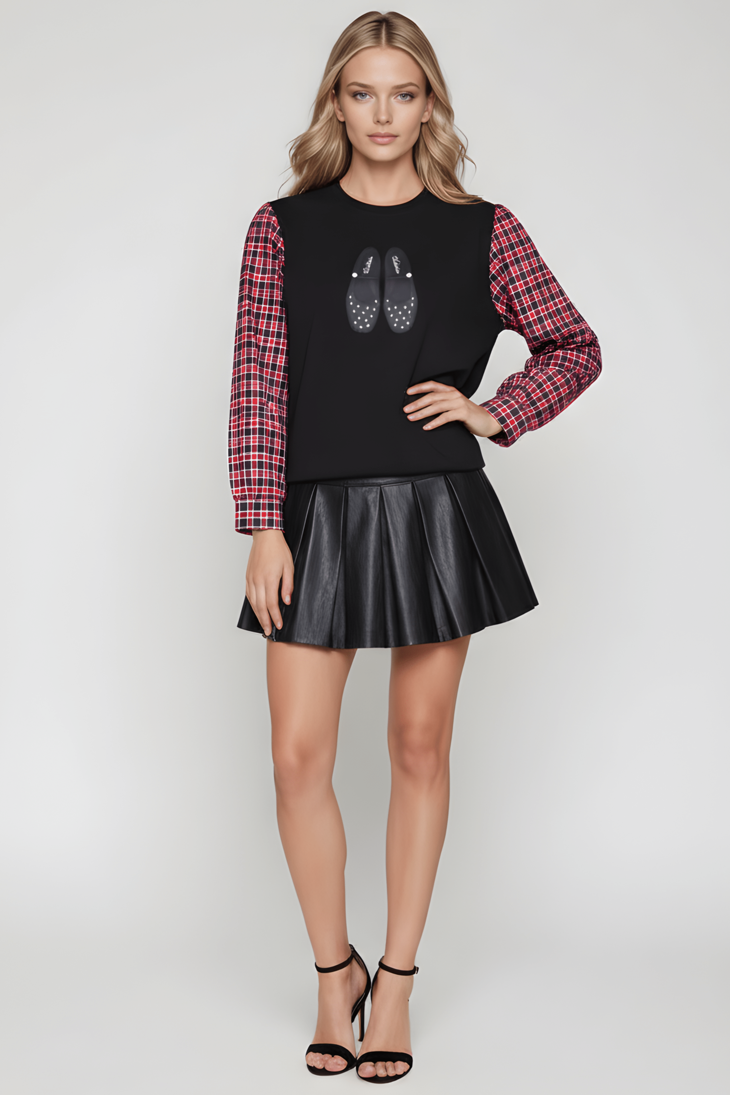 Sudadera negra con bordado zapatillas y manga larga cuadros Lolitas&L - lolitasyl.com