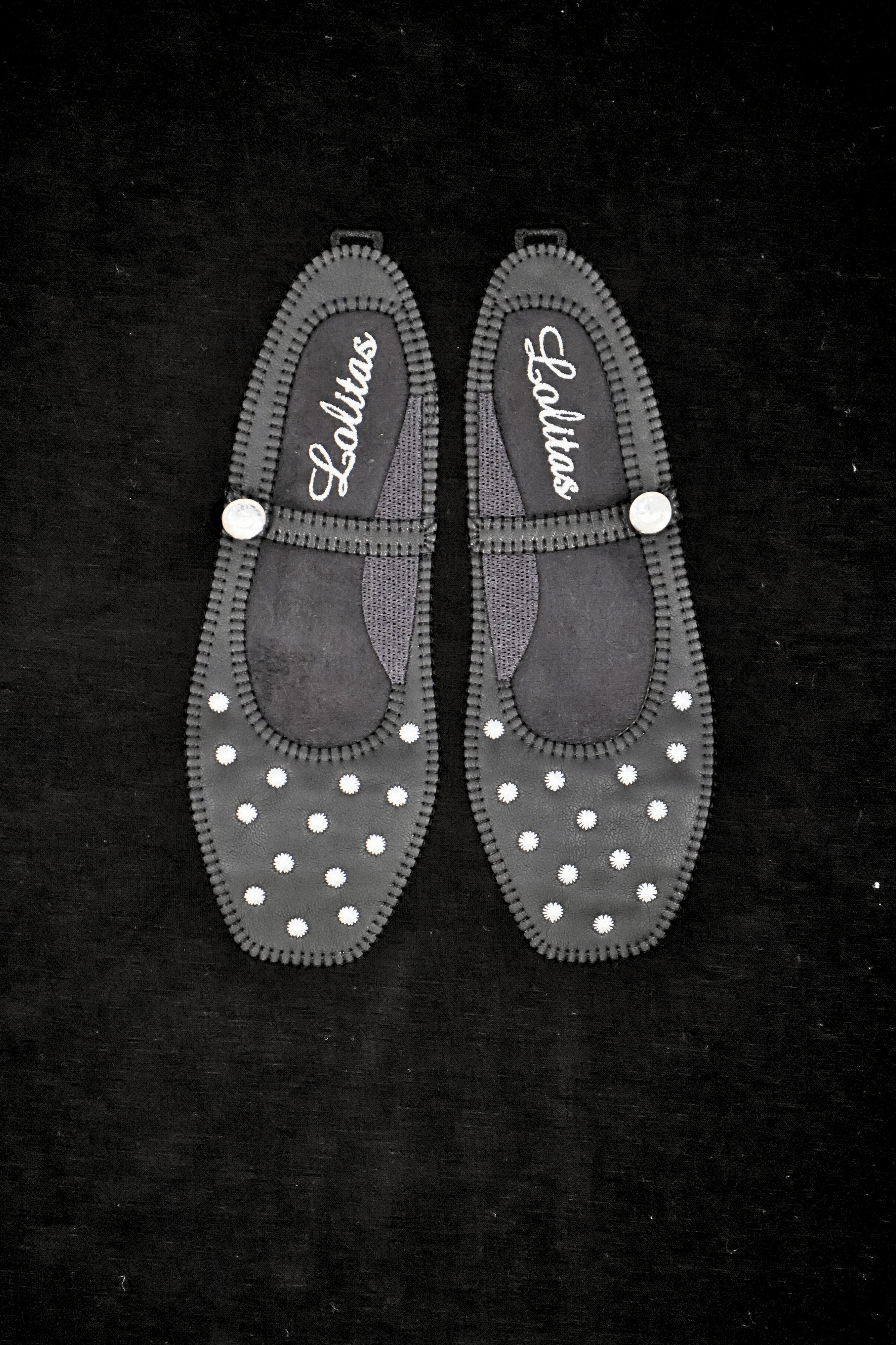 Sudadera negra con bordado zapatillas y manga larga cuadros Lolitas&L - lolitasyl.com