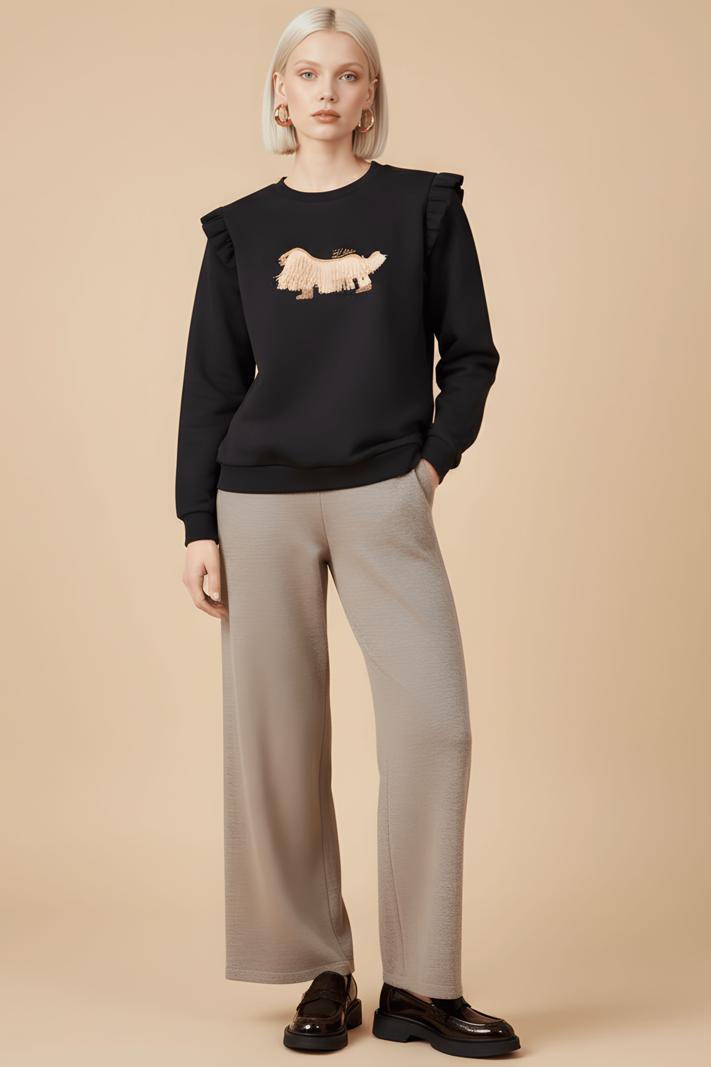 Sudadera negra perrito bordado con volantes Lolitas&L - lolitasyl.com