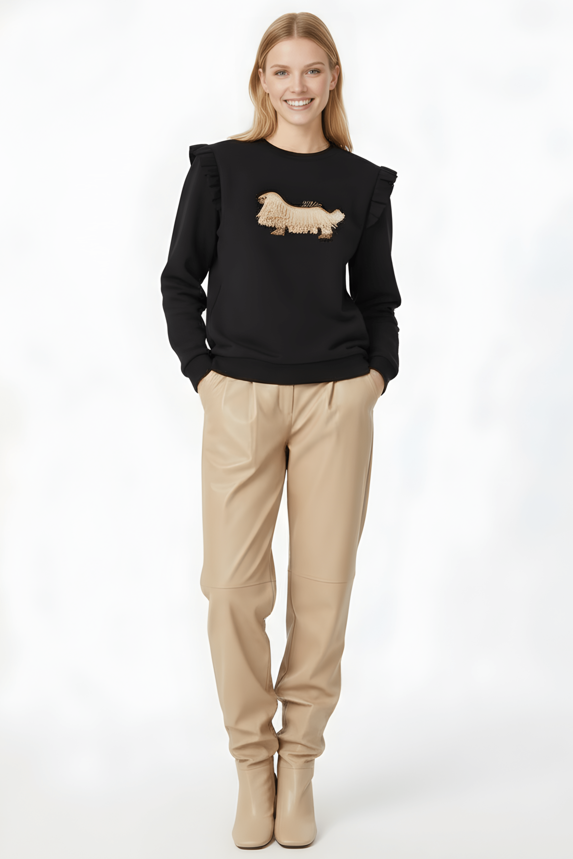 Sudadera negra perrito bordado con volantes Lolitas&L - lolitasyl.com