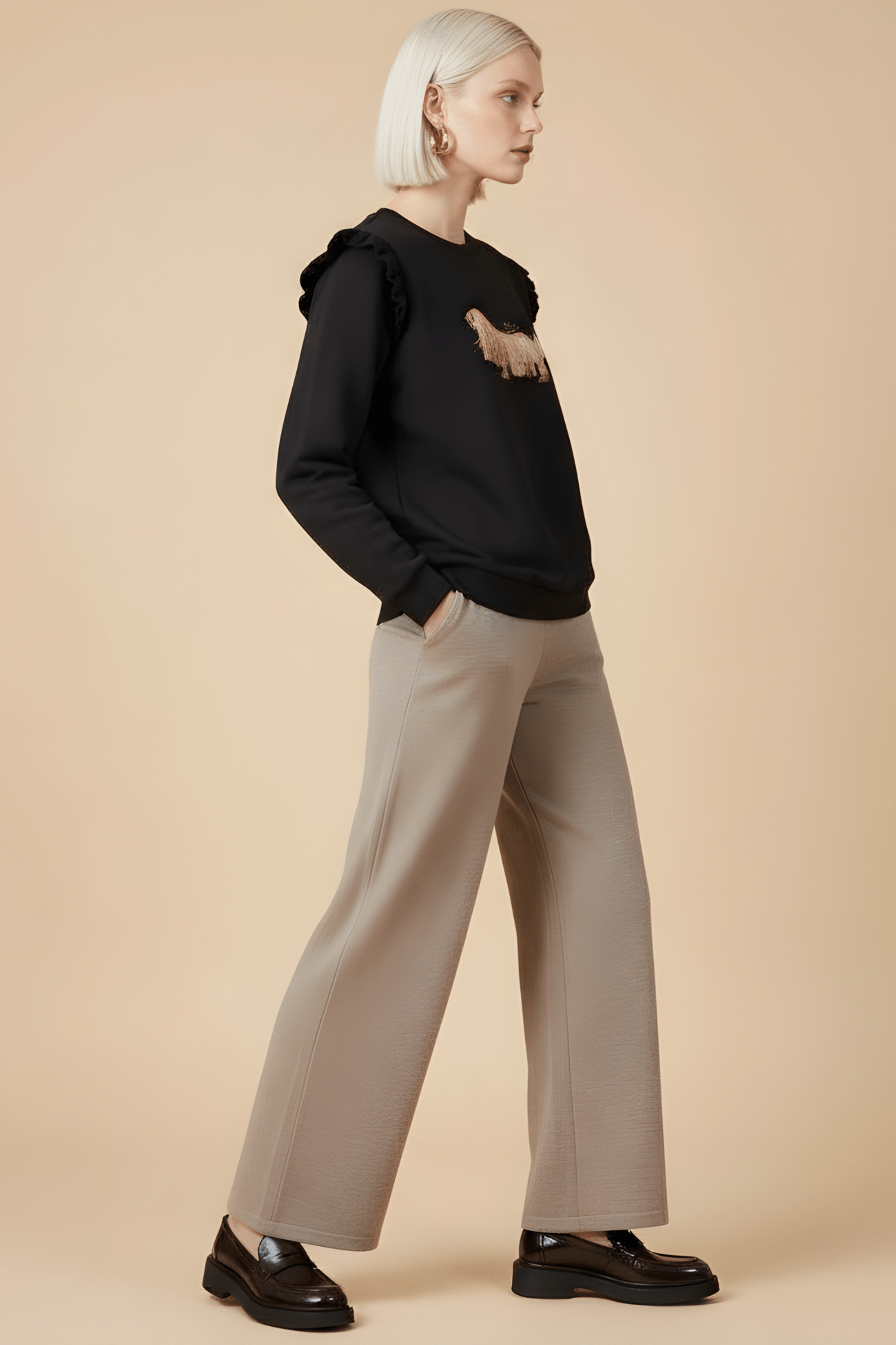 Sudadera negra perrito bordado con volantes Lolitas&L - lolitasyl.com