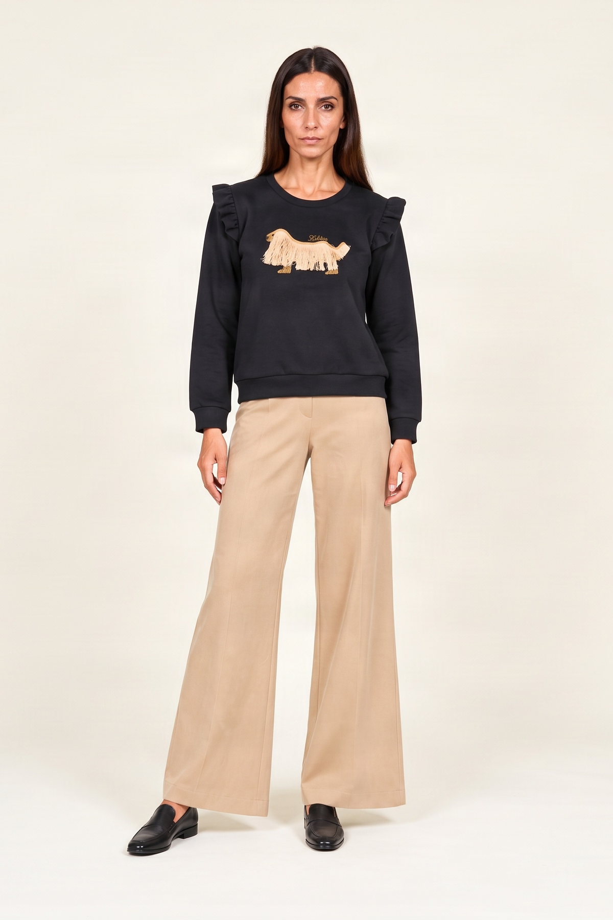 Sudadera negra perrito bordado con volantes Lolitas&L