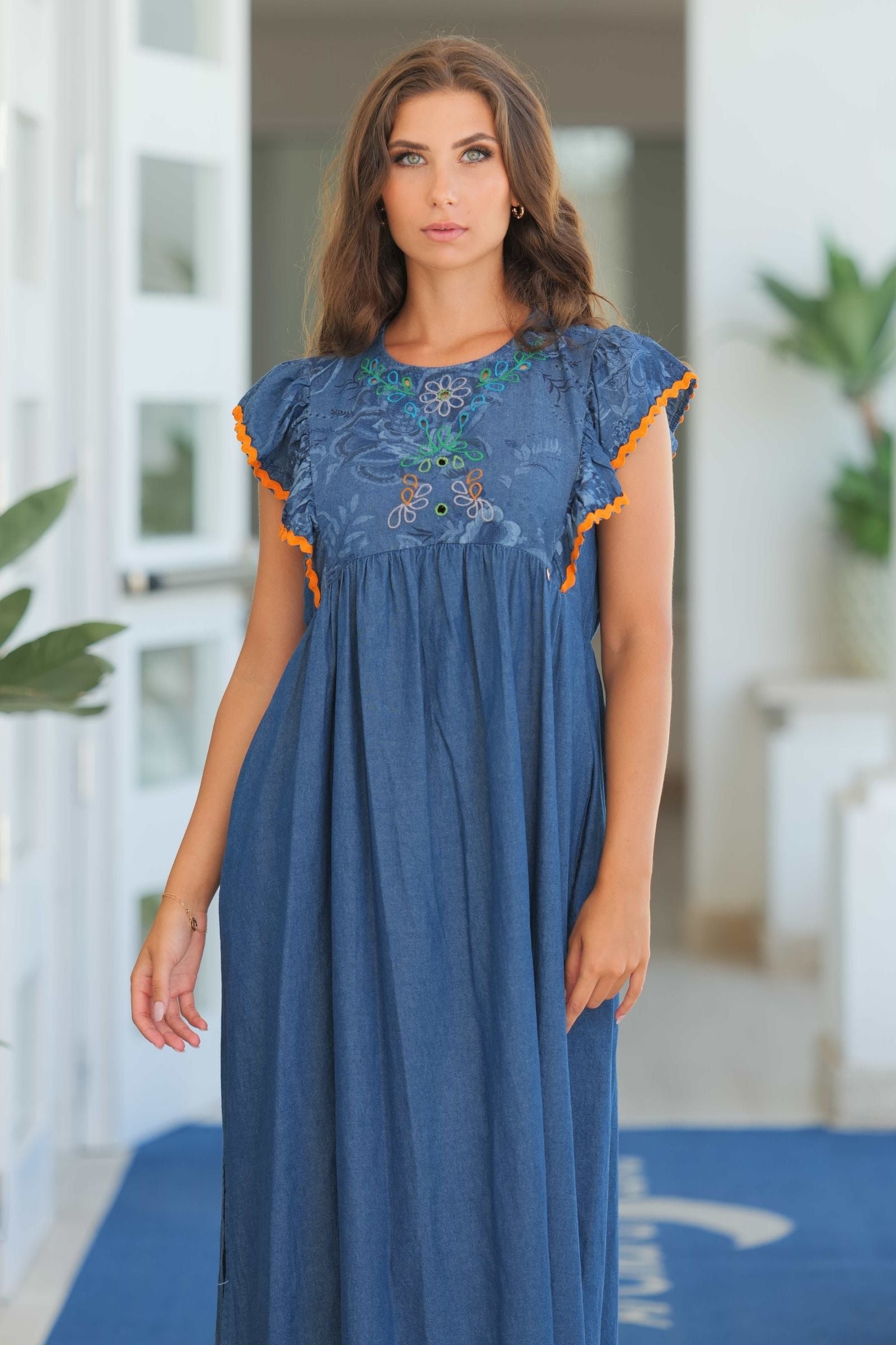 Vestido azul jeans largo con bordado y estampado flores LolitasyL