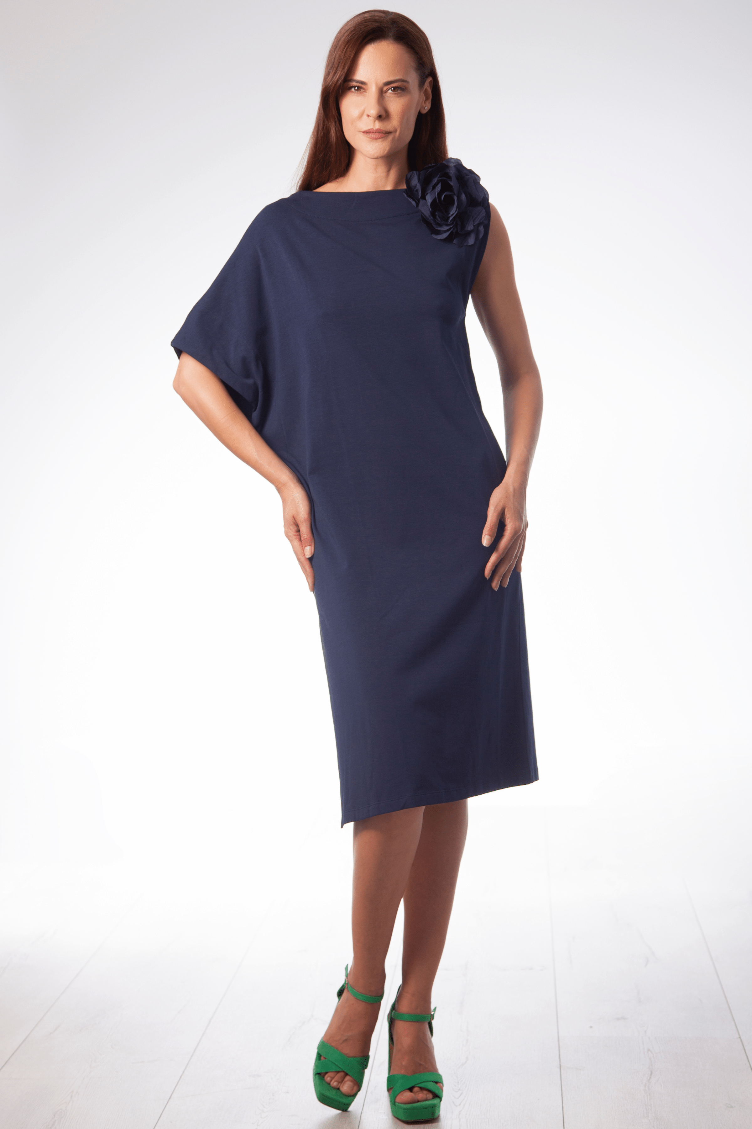 Vestido azul marino asimetrico con flor Lolitas&L - lolitasyl.com