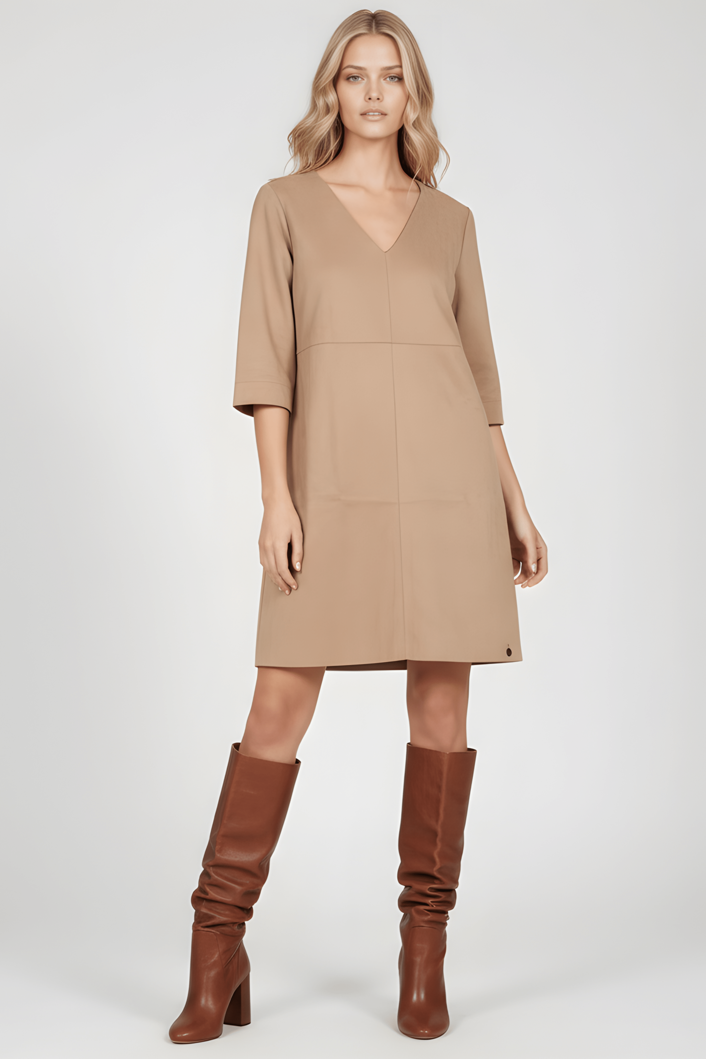 Vestido beige antelina escote en uve Lolitas&L - lolitasyl.com