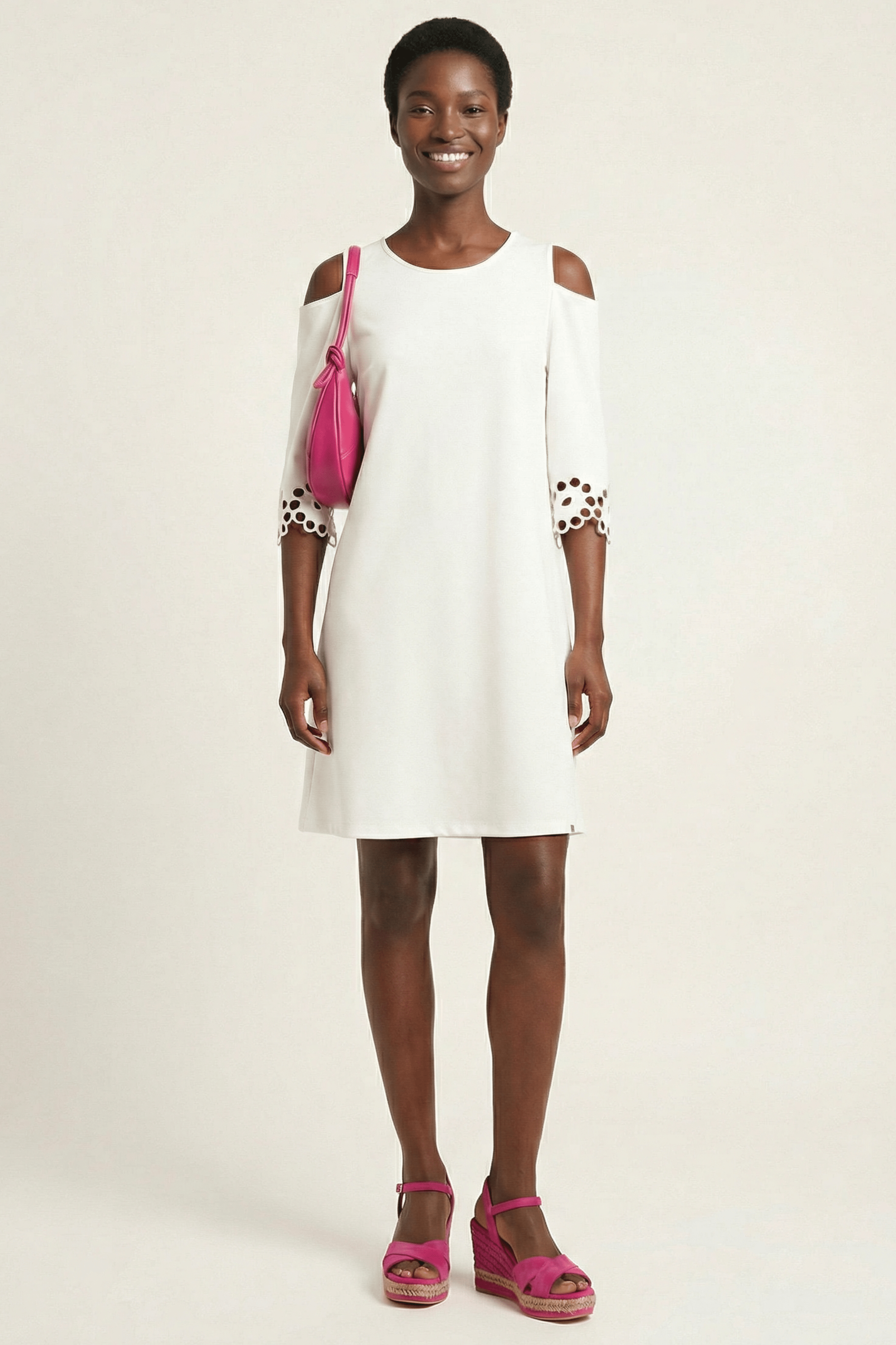 Vestido blanco corto suelto con hombro desubierto Lolitas&L - lolitasyl.com