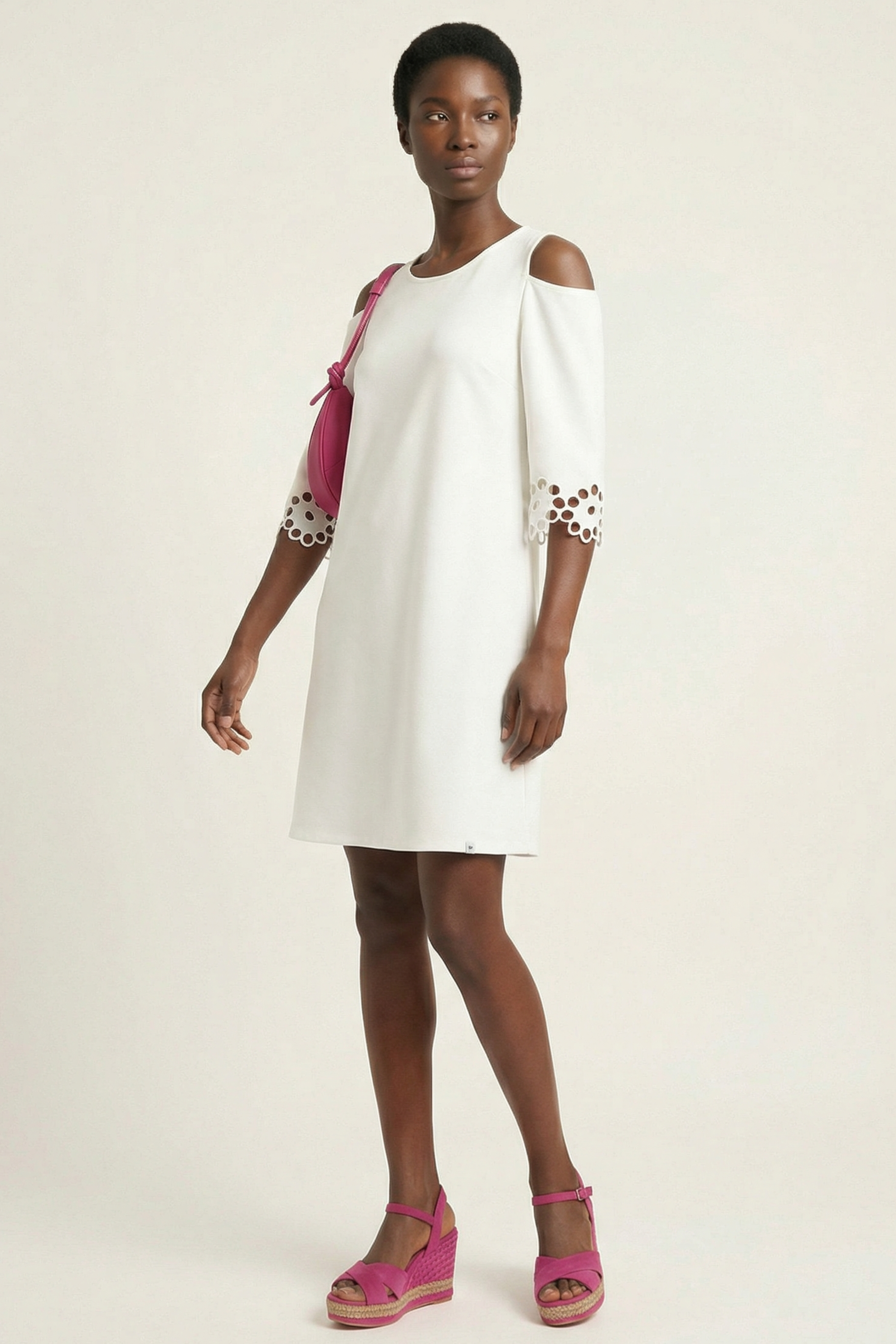 Vestido blanco corto suelto con hombro desubierto Lolitas&L