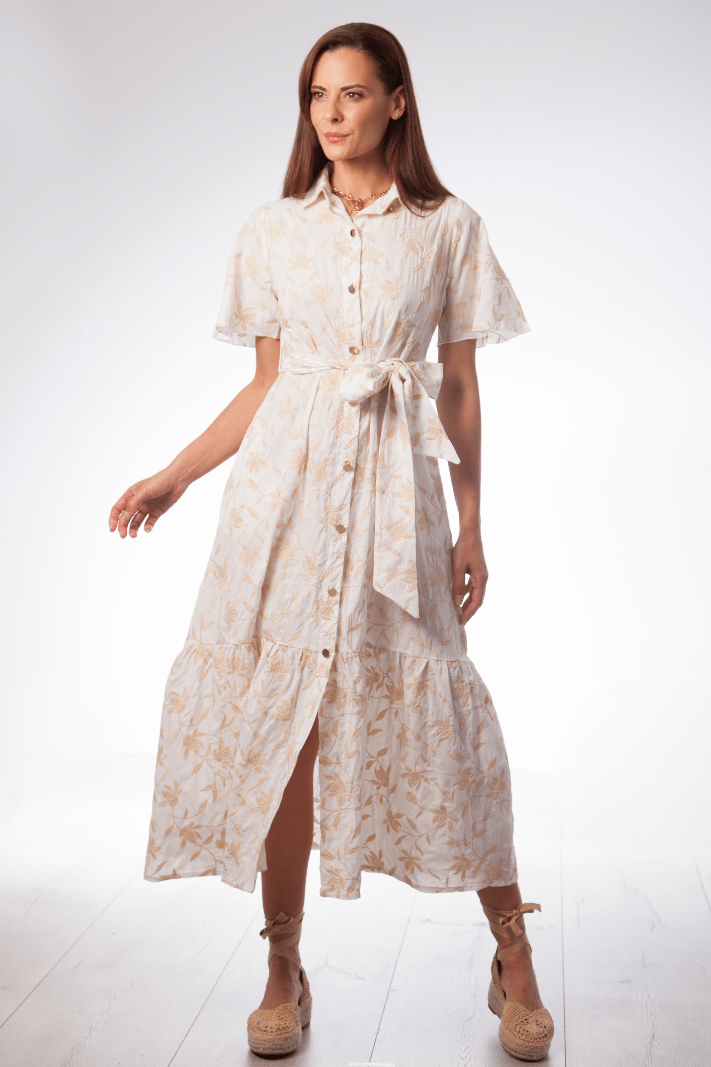 Vestido blanco largo camisero con bordado en contraste Lolitas&L - lolitasyl.com