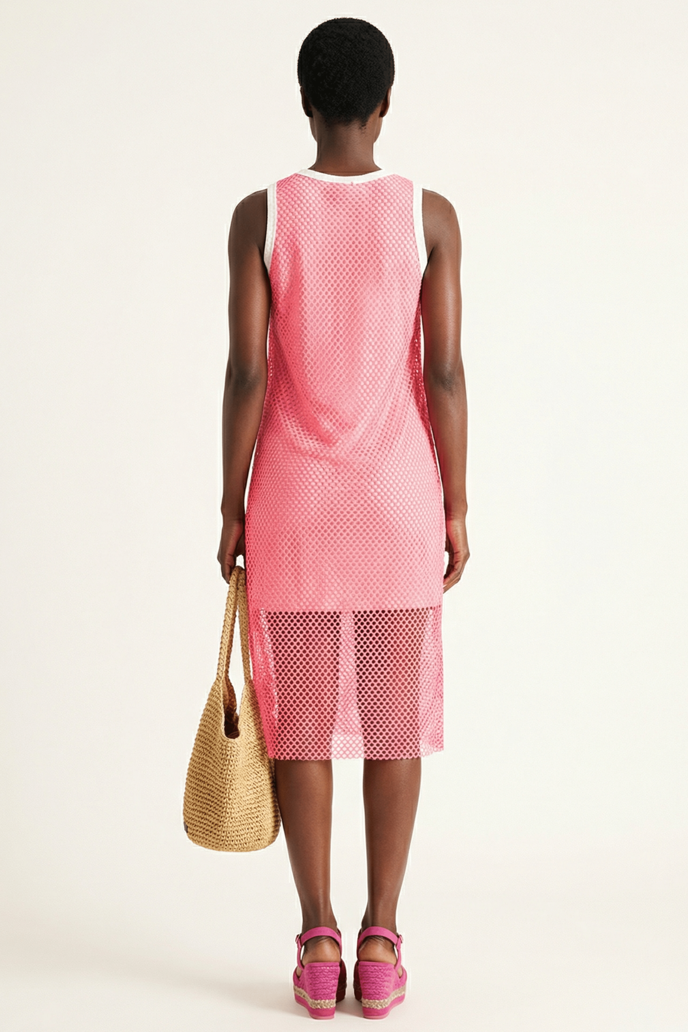 Vestido fucsia en red de tirantes LolitasyL - lolitasyl.com