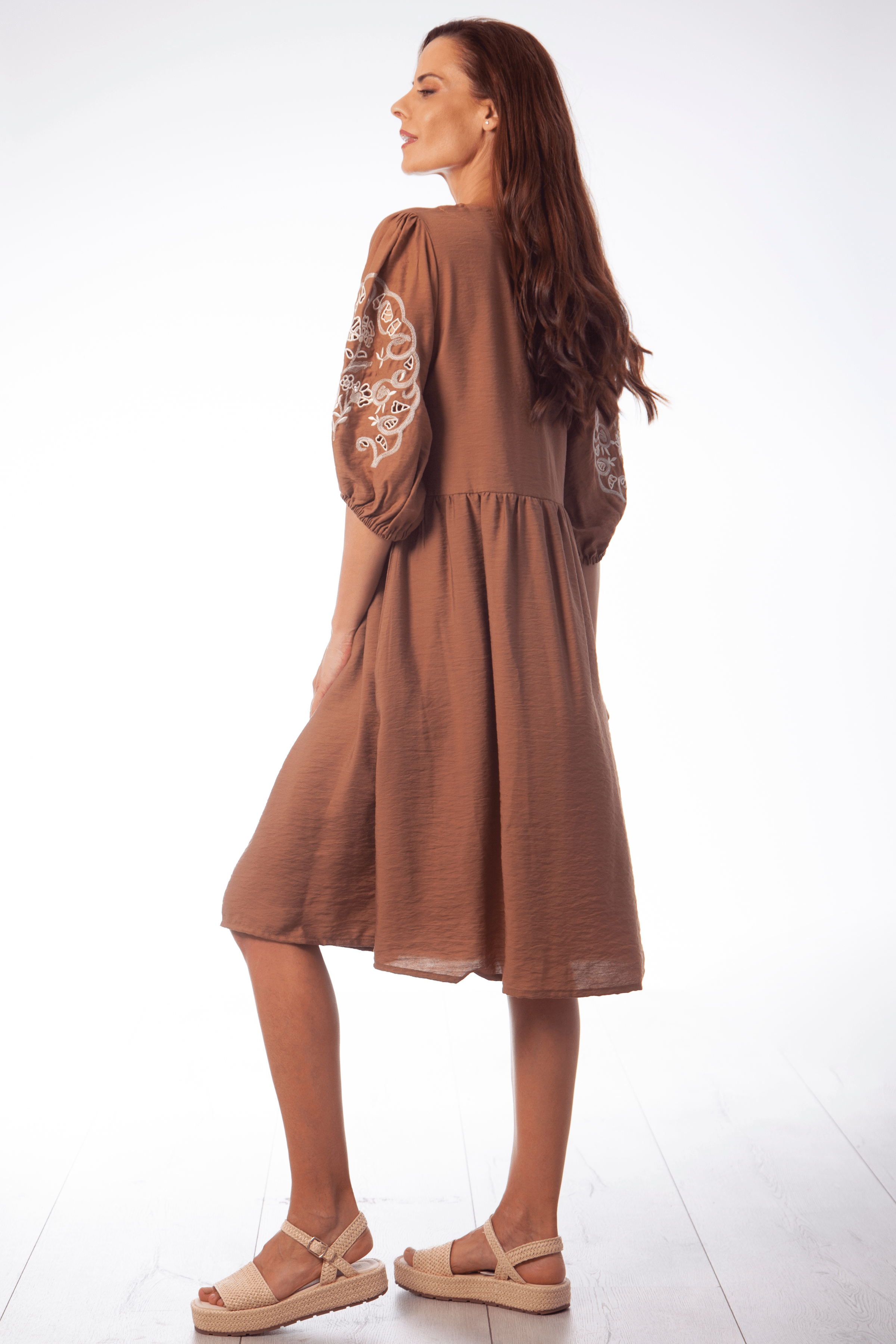 Vestido marron chocolate con bordado mangas Lolitas&L - lolitasyl.com