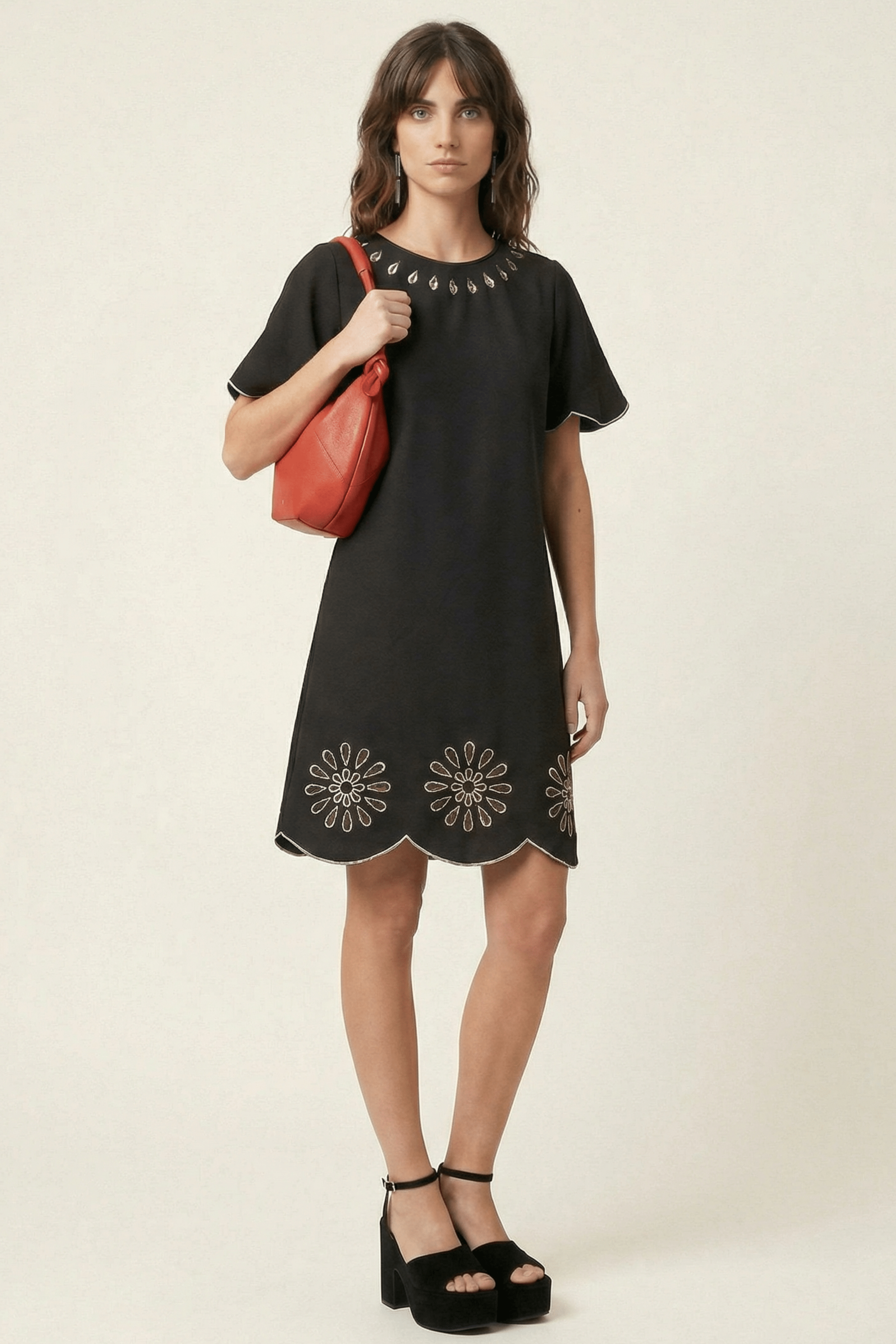 Vestido negro con bordado calado en contraste Lolitas&L - lolitasyl.com