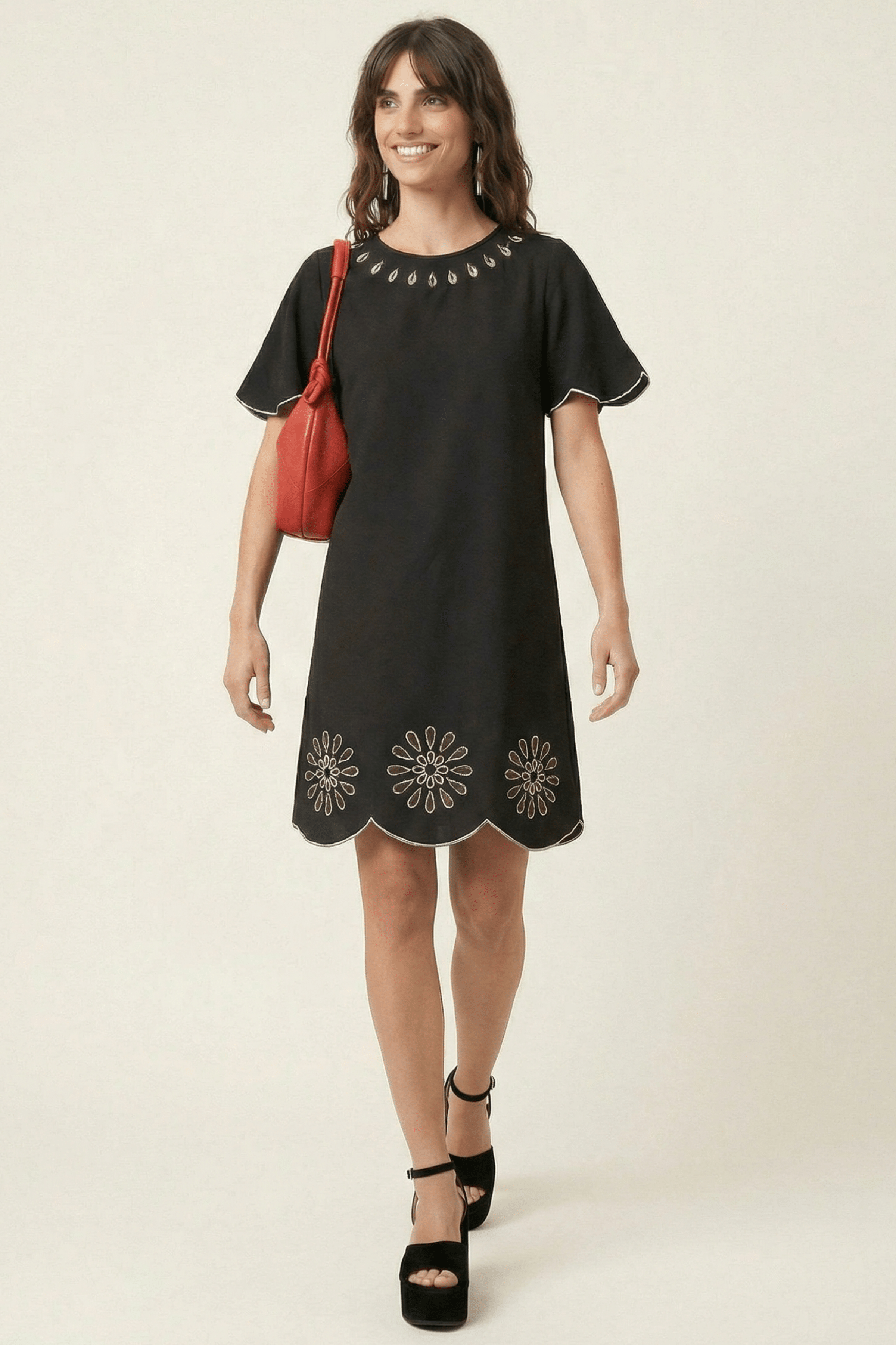 Vestido negro con bordado calado en contraste Lolitas&L - lolitasyl.com