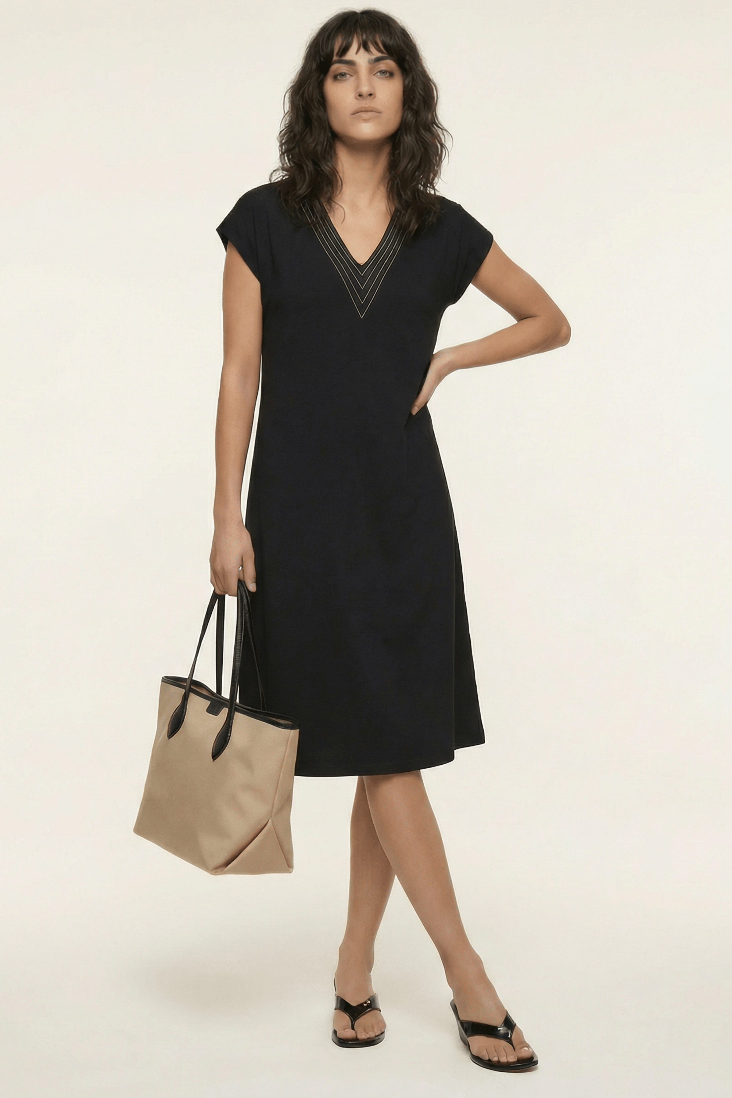 Vestido negro de algodon escote uve con recubierto Lolitas&L - lolitasyl.com