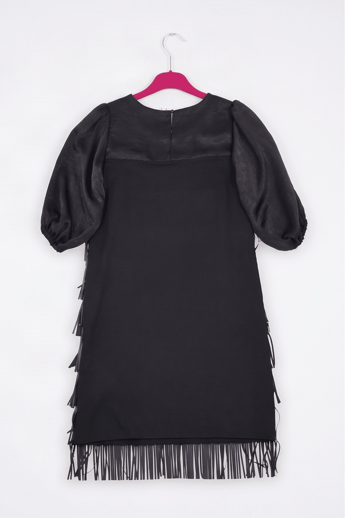 Vestido Negro de Polipiel con Flecos y Mangas Abullonadas Preloved - lolitasyl.com