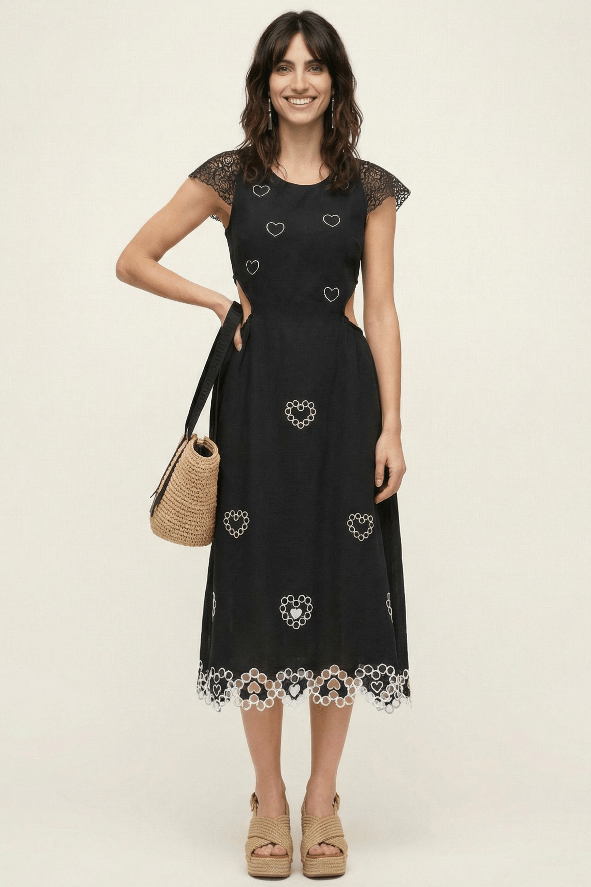 Vestido negro largo bordado corazones con mangas de grogre Lolitas&L - lolitasyl.com