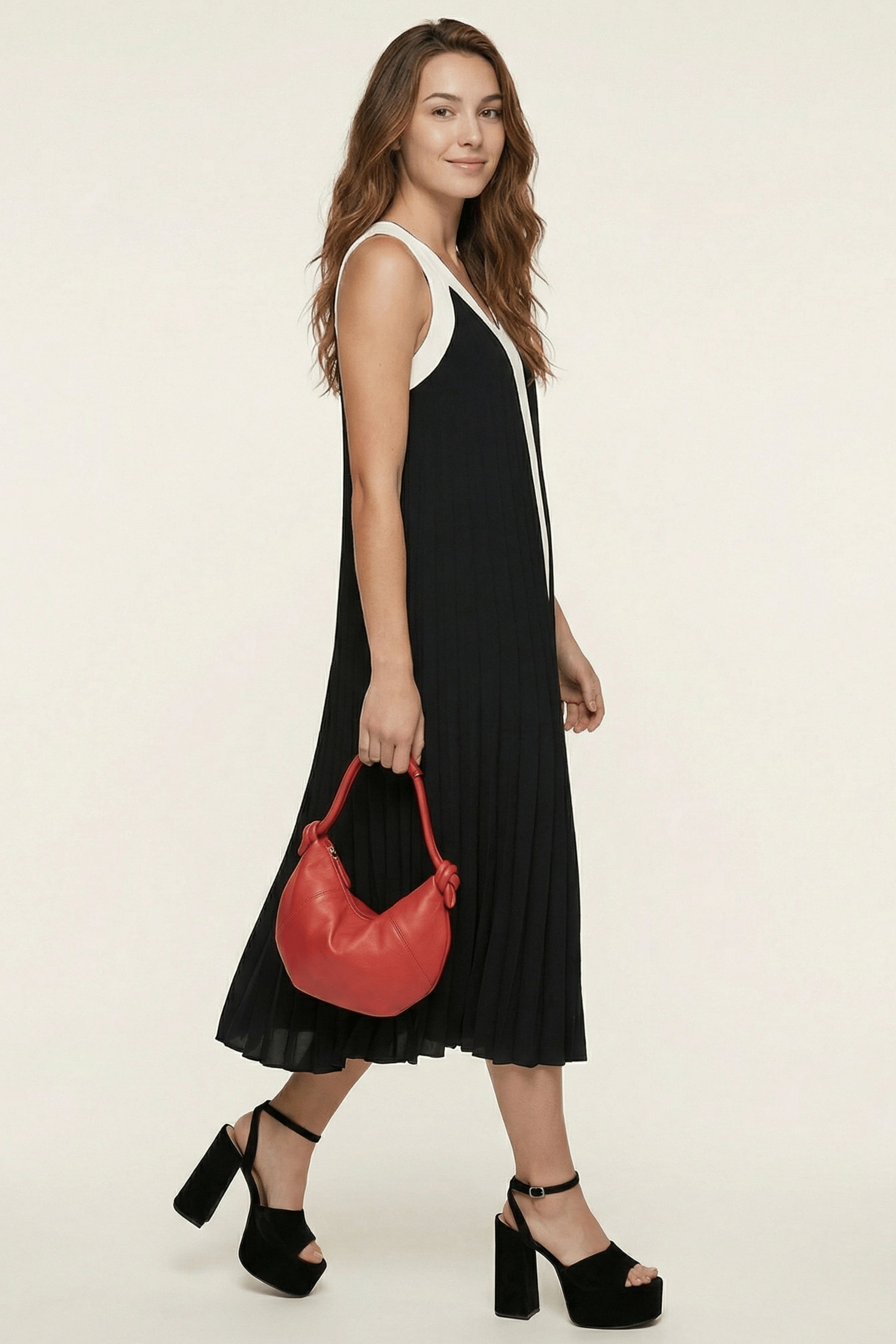 Vestido negro tirantes con corte contraste en el centro Lolitas&L - lolitasyl.com