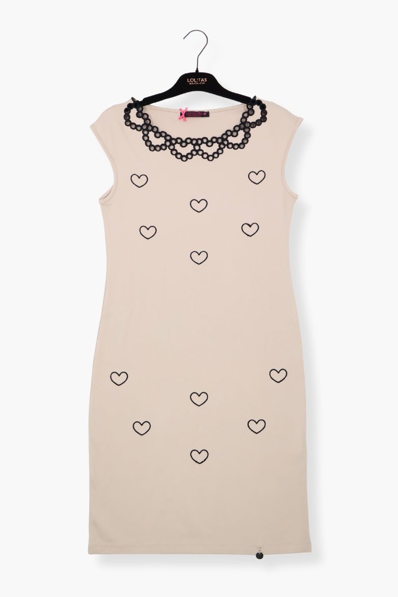 Vestido Preloved beige corto ajustado con bordado corazones LolitasyL - lolitasyl.com