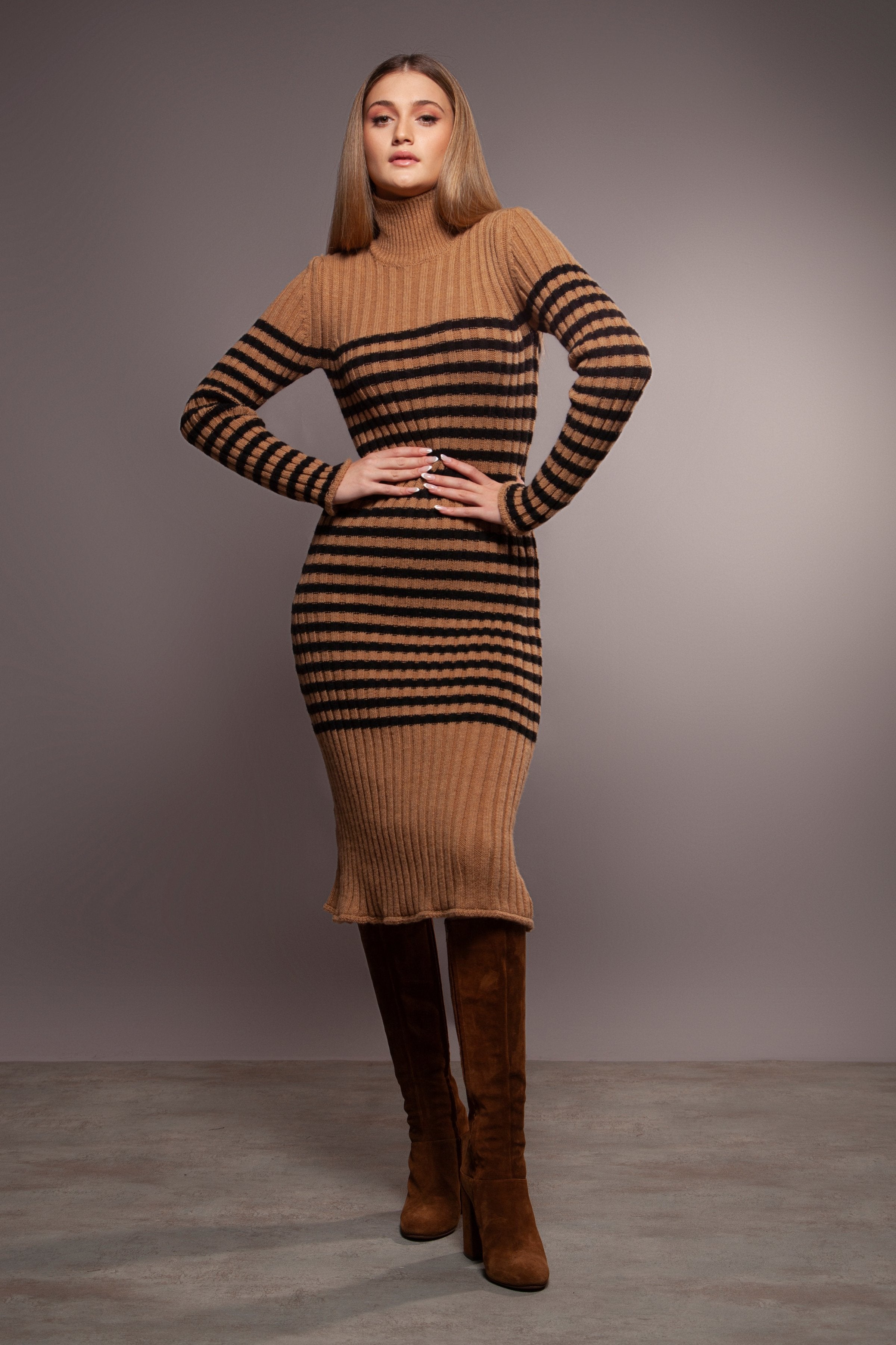 Vestido punto beige de rayas jacquard cuello alto Lolitas&L - lolitasyl.com