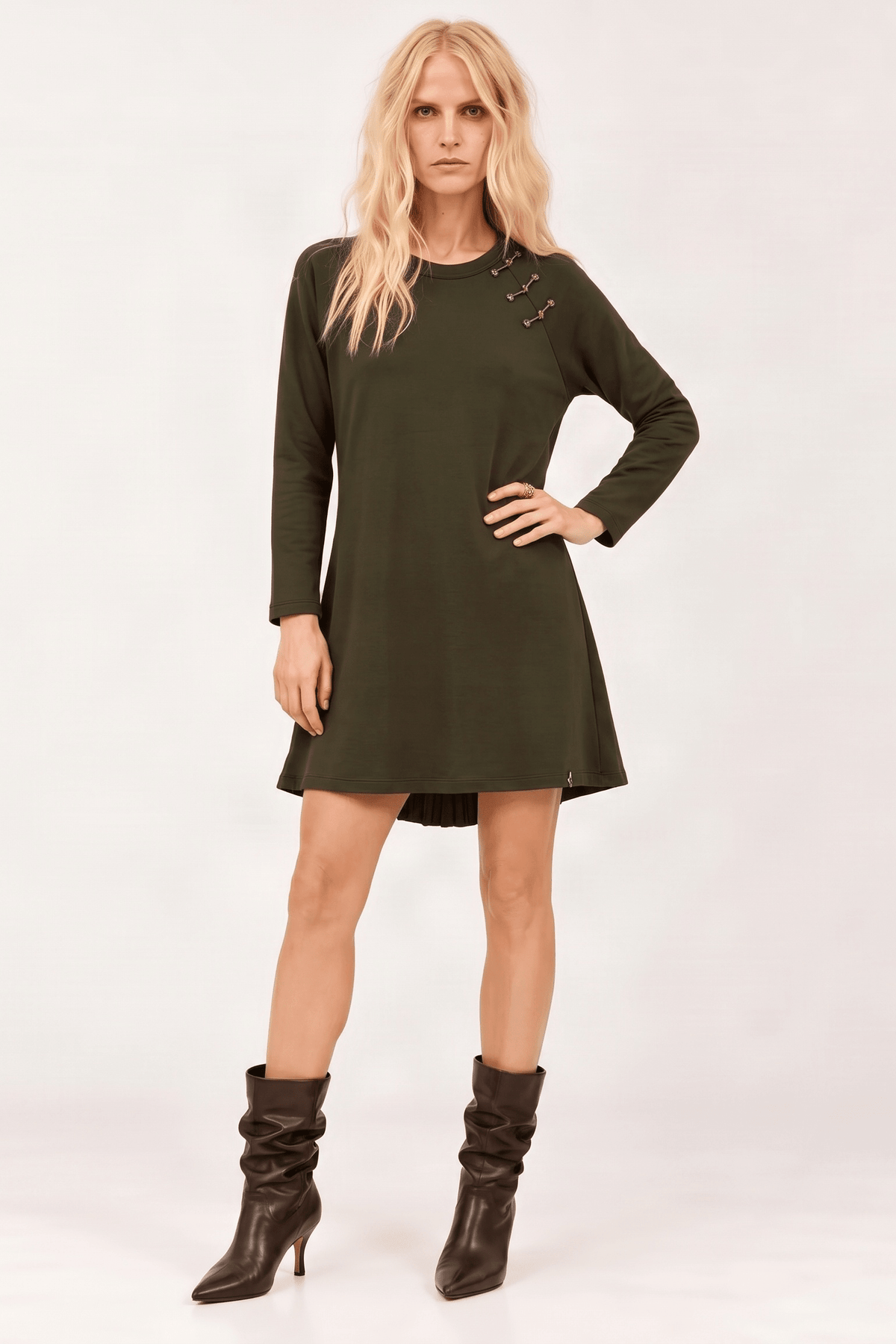 Vestido Verde Militar Estilo Qipao con Espalda de Satén Plisado – Lolitas&L - lolitasyl.com
