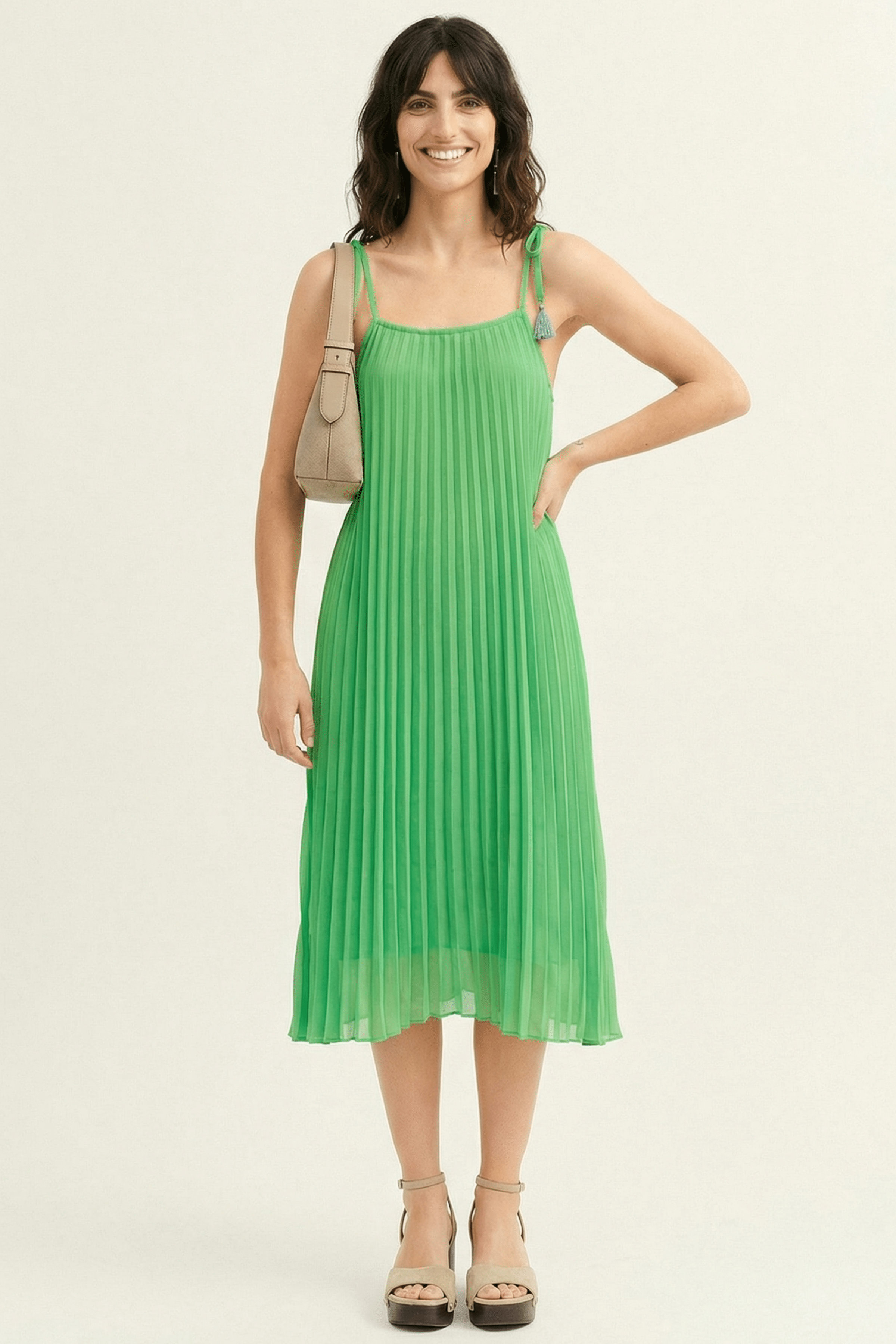 Vestido verde plisado de tirantes LolitasyL - lolitasyl.com