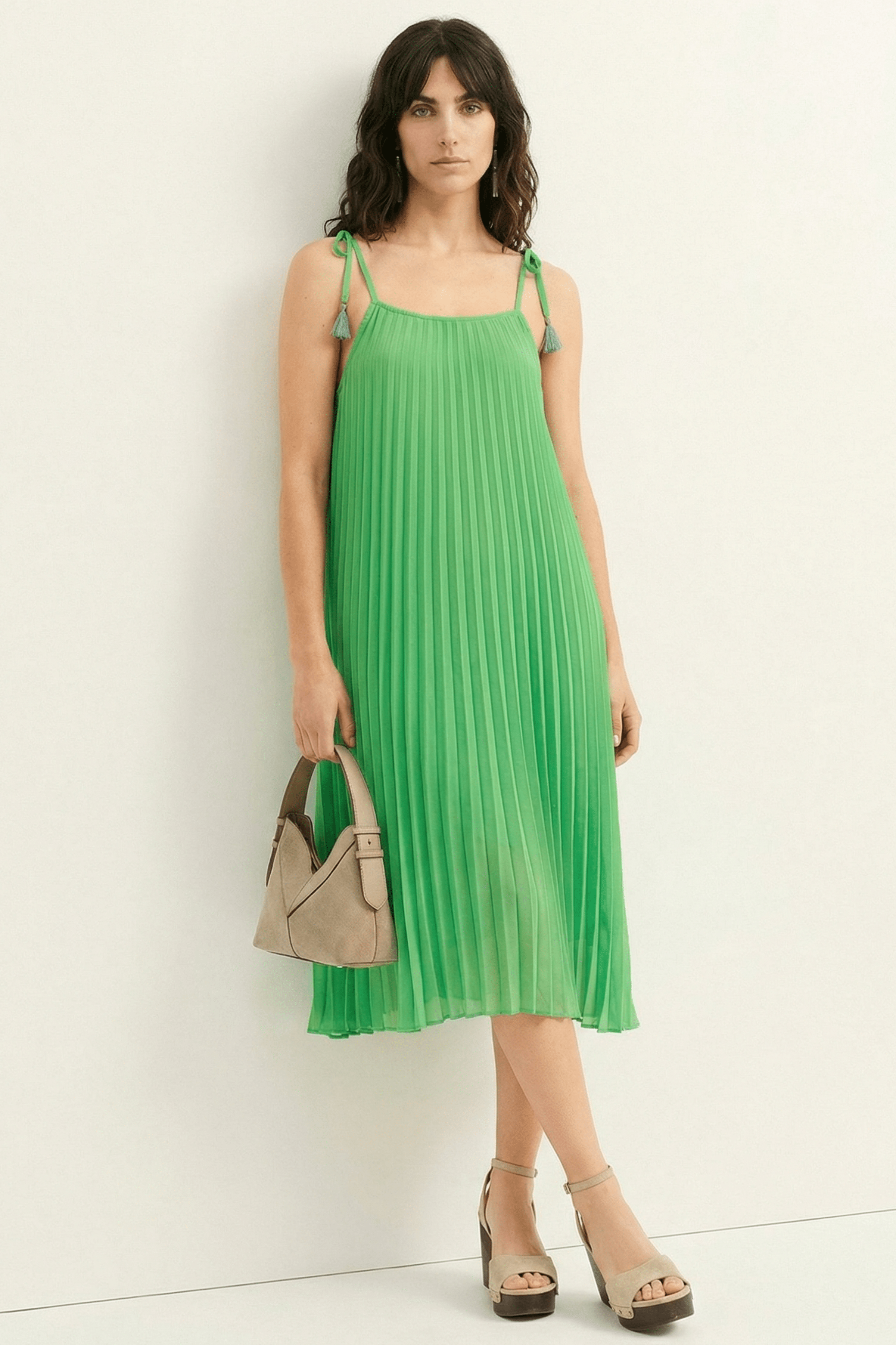Vestido verde plisado de tirantes LolitasyL - lolitasyl.com
